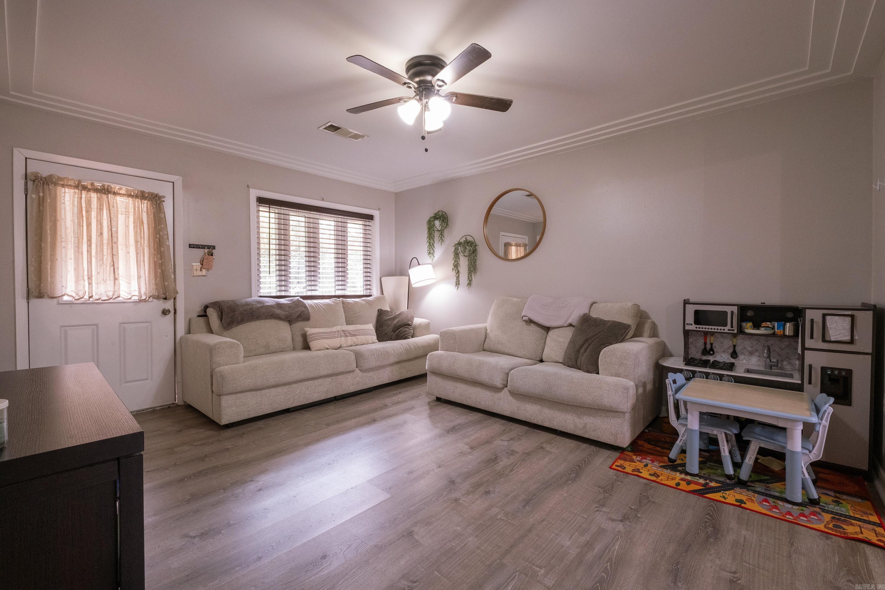 1200  Chris  Benton, AR