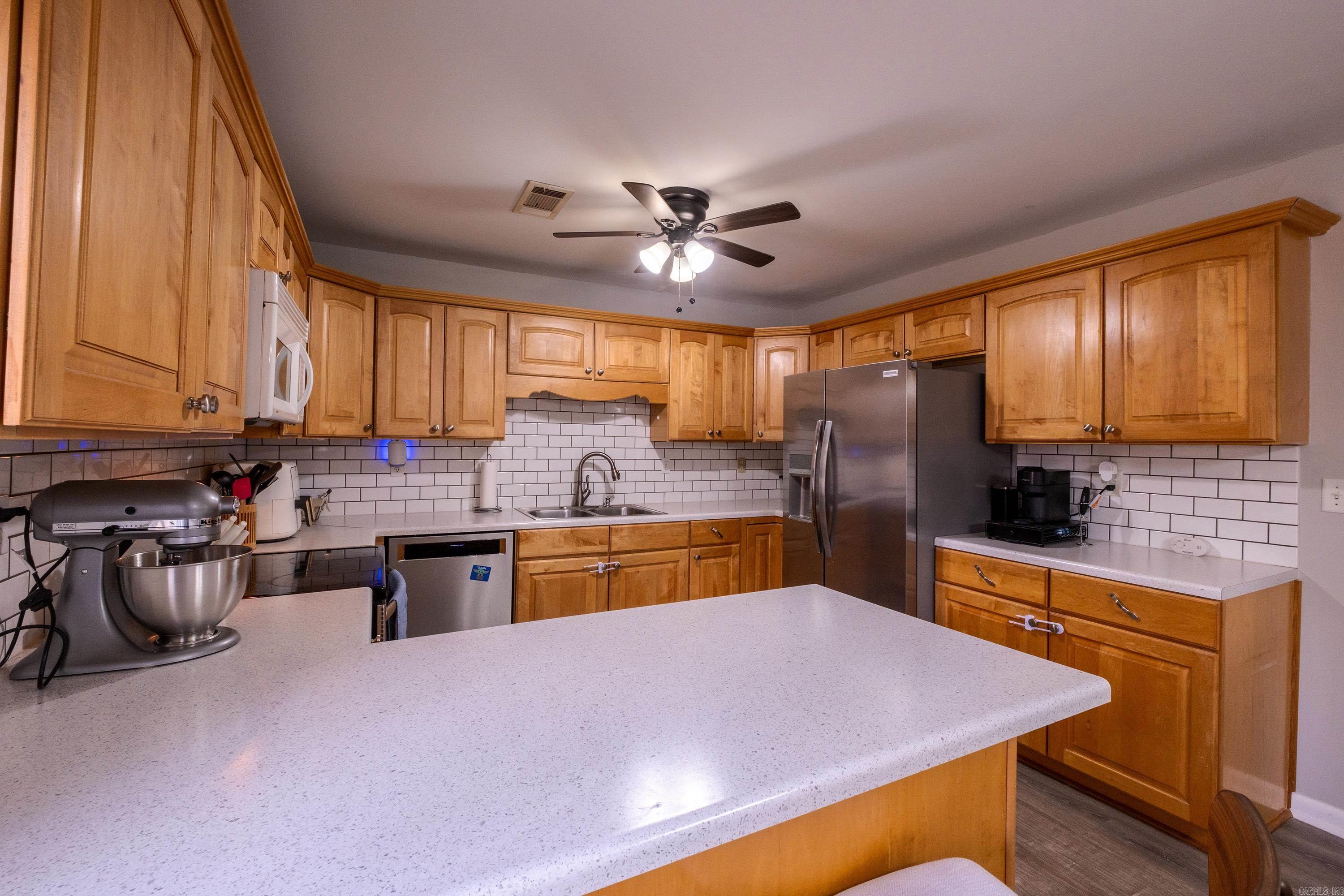 1200  Chris  Benton, AR