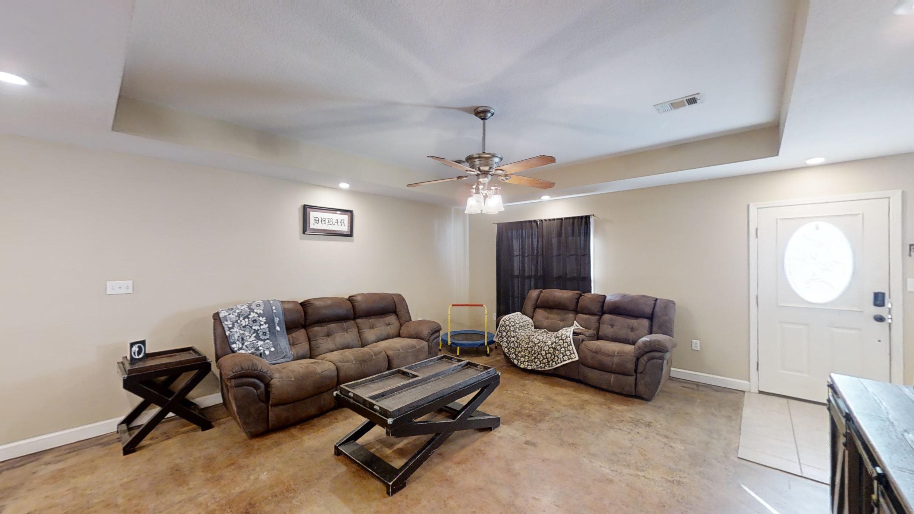 334  Linda  Bono, AR