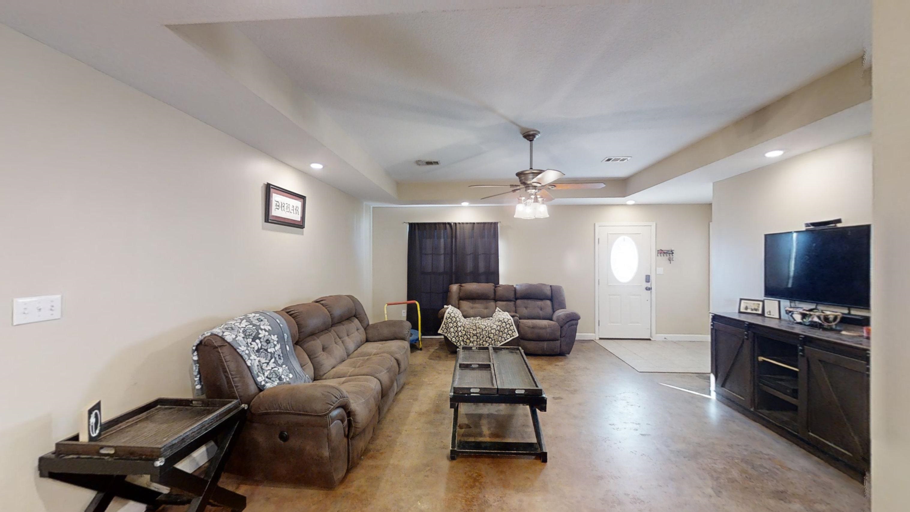 334  Linda  Bono, AR