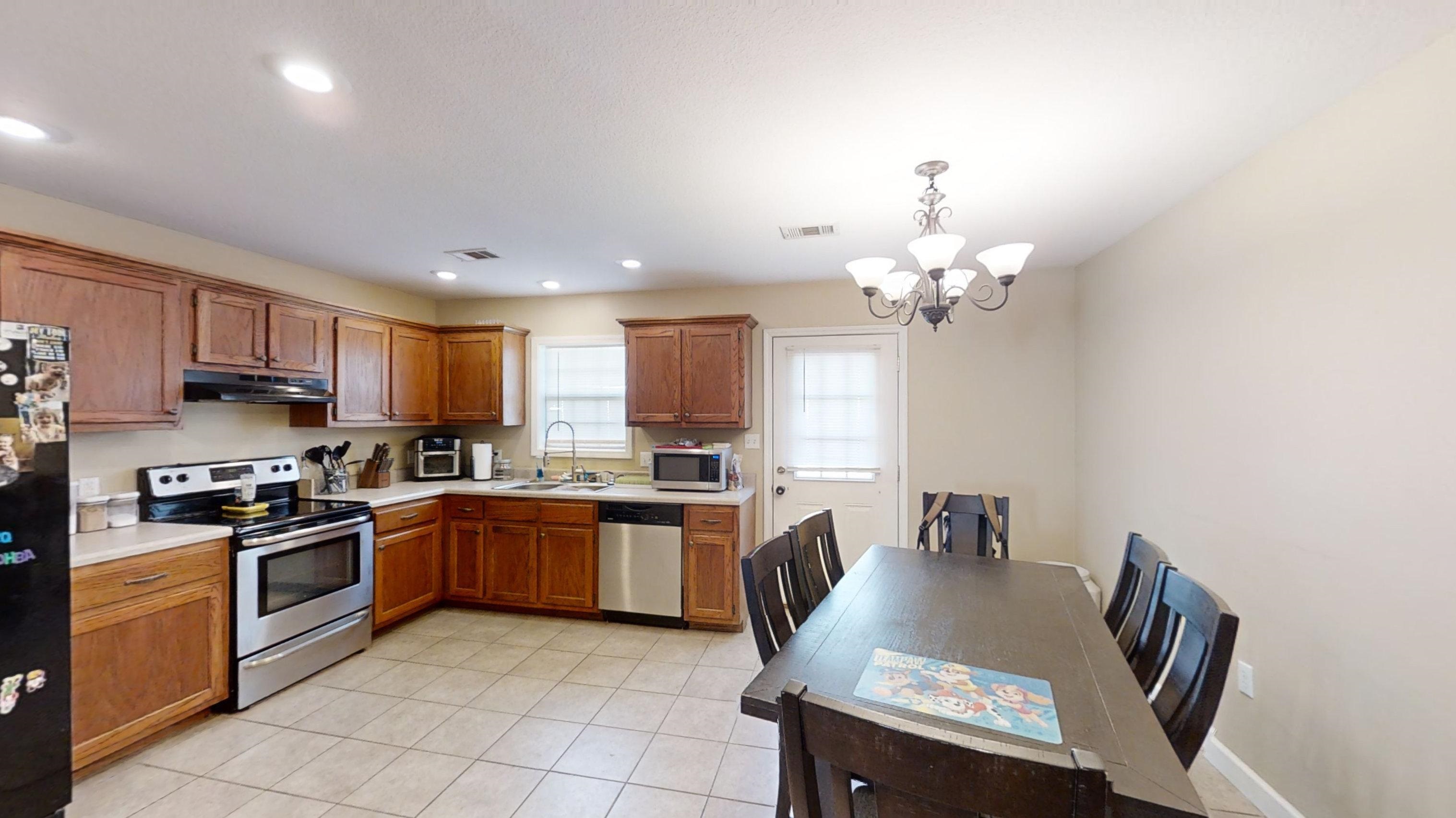 334  Linda  Bono, AR