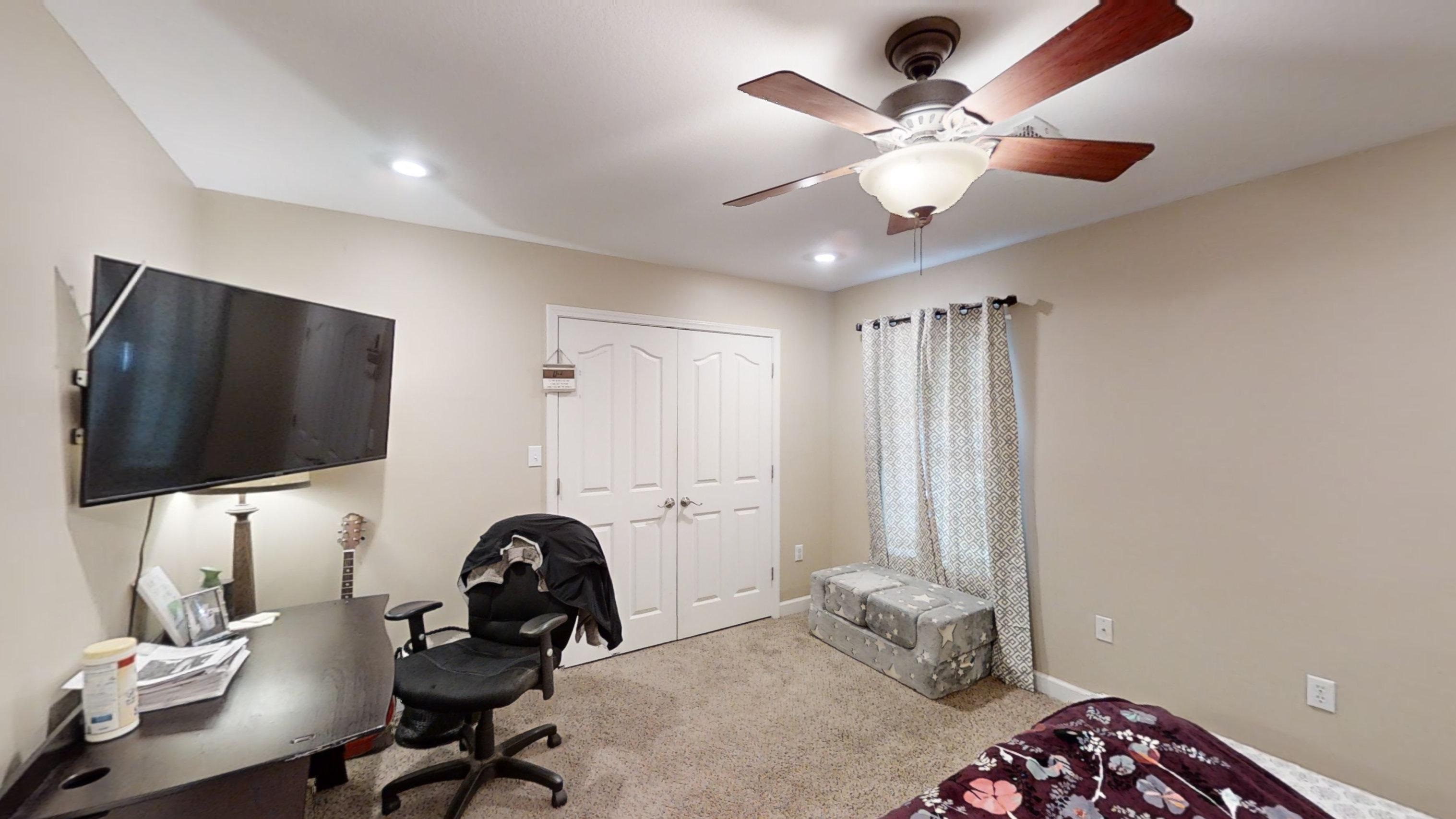 334  Linda  Bono, AR