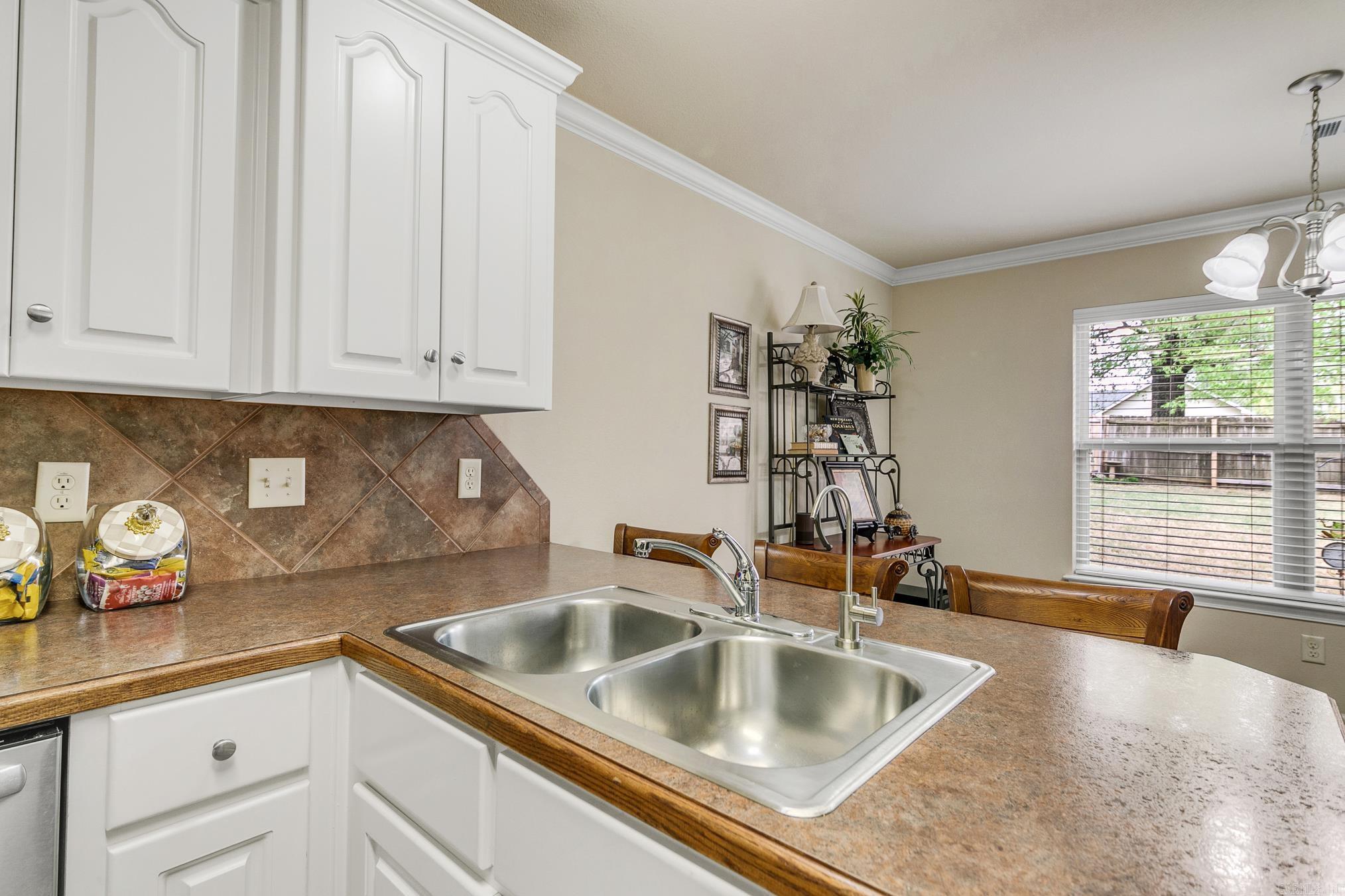 1713  Pioneer  Cabot, AR