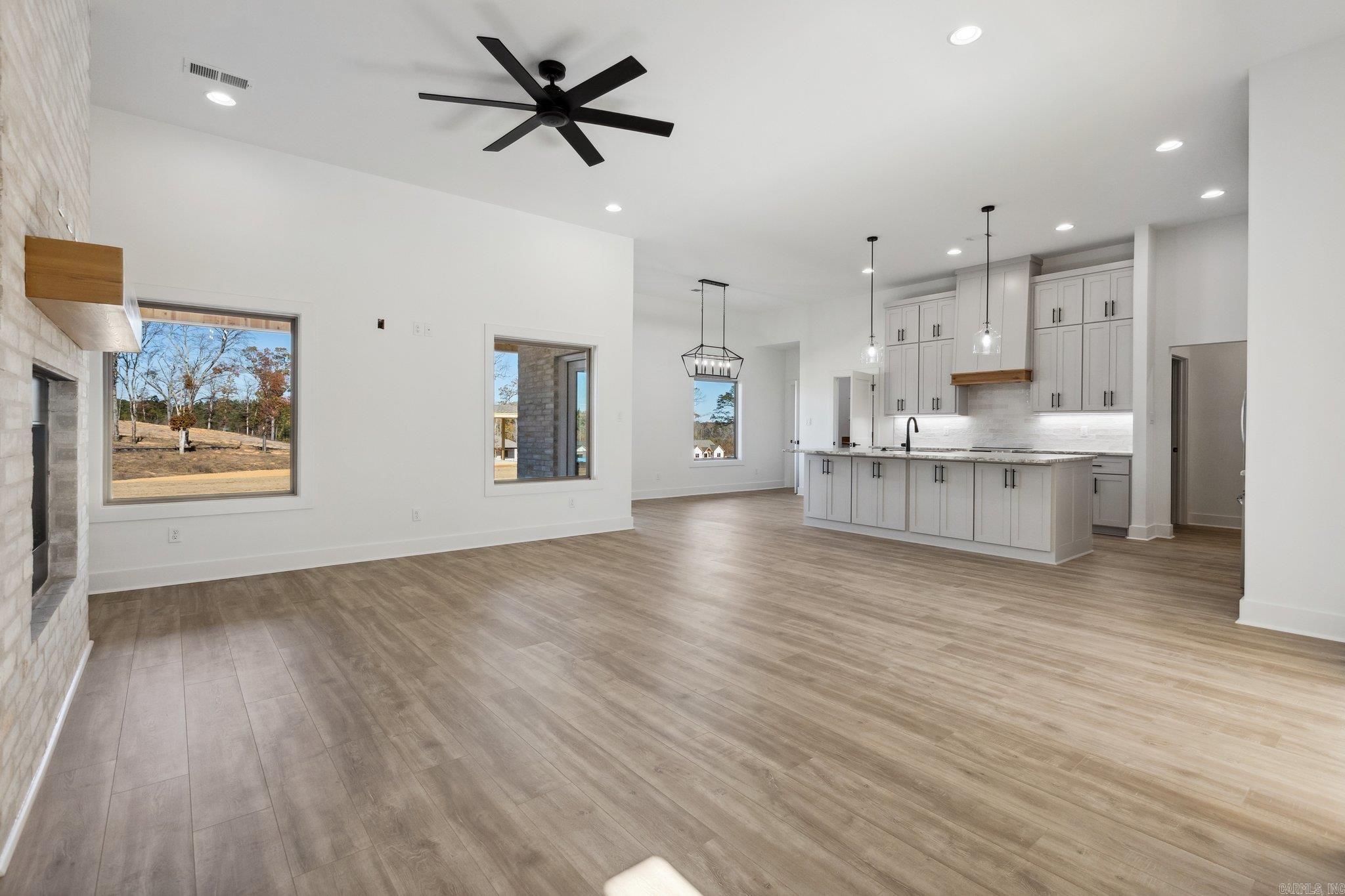 1165  Duke  Bauxite, AR