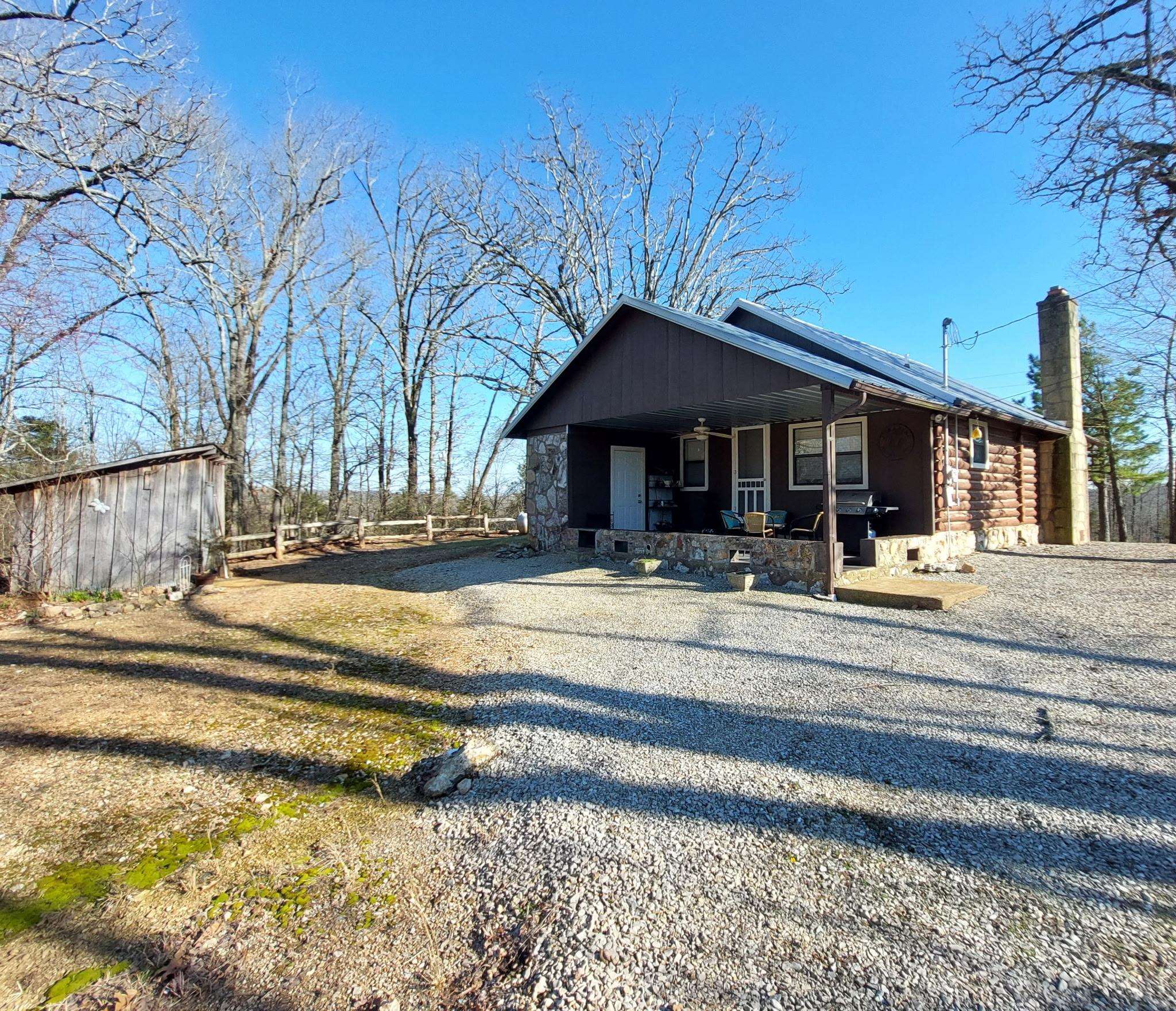 302 E Clayton  Hardy, AR
