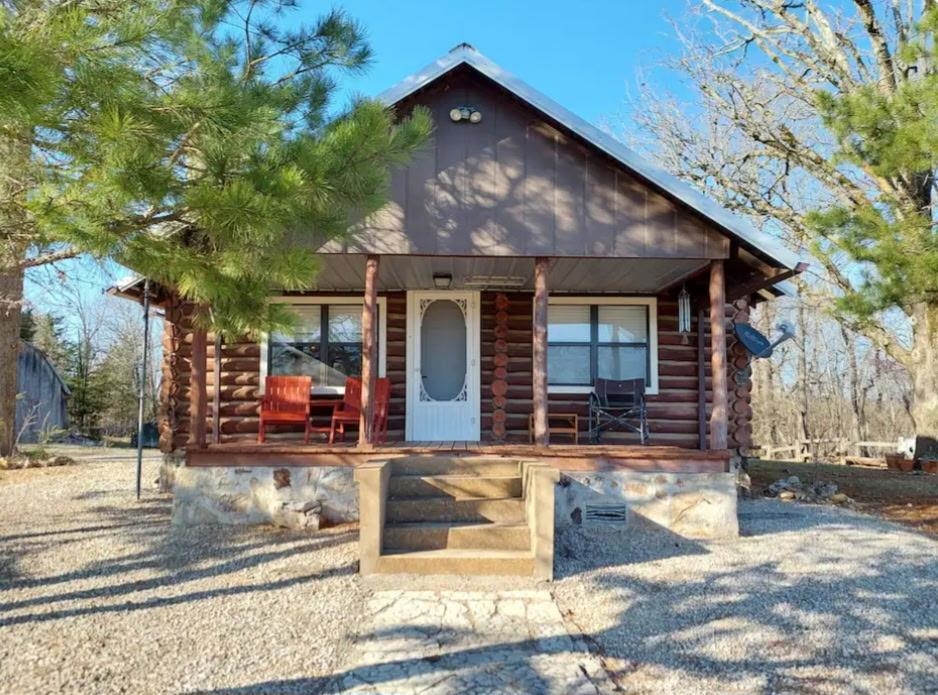 302 E Clayton  Hardy, AR