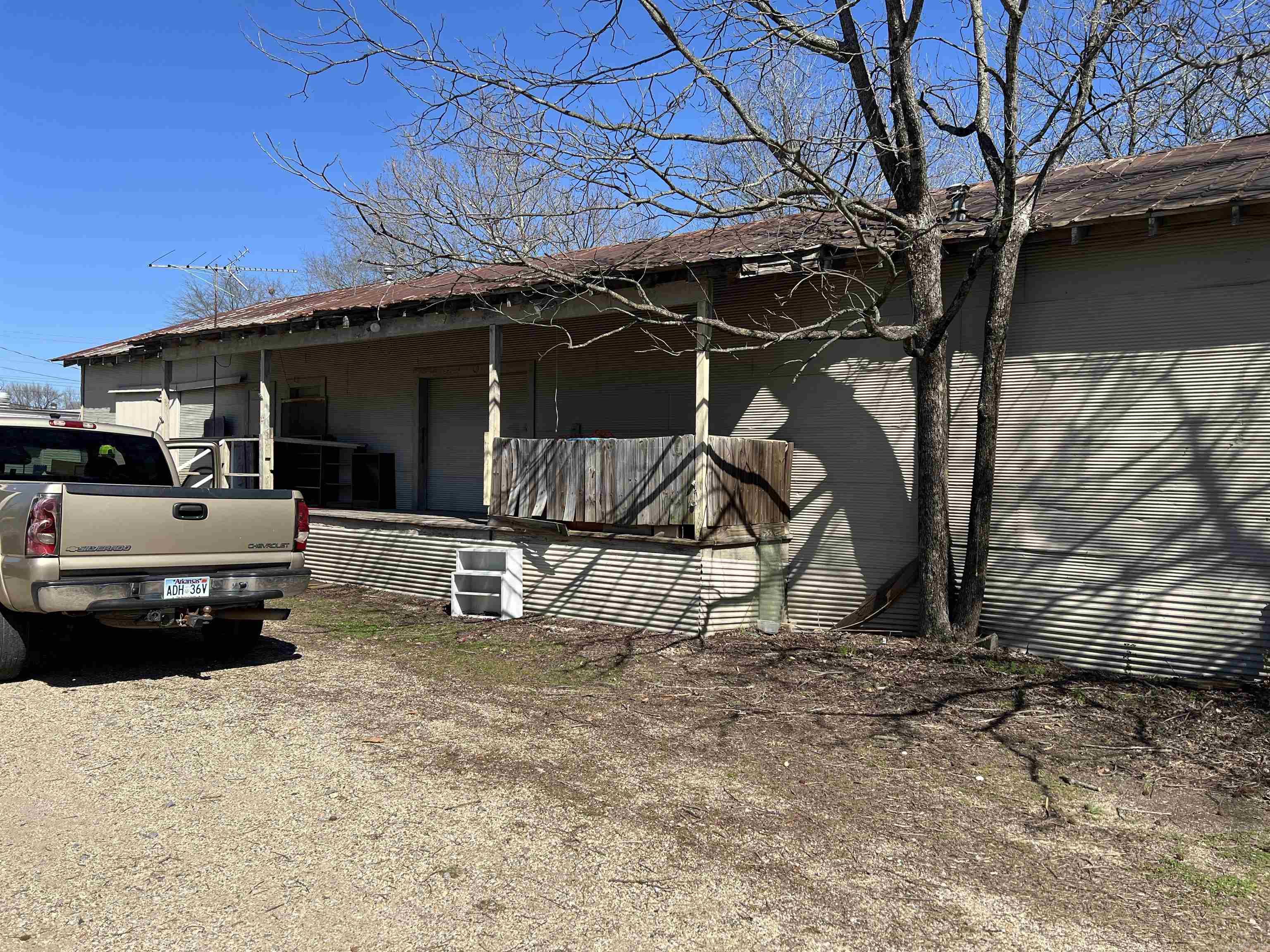 716 & 718 S Neeley  Benton, AR