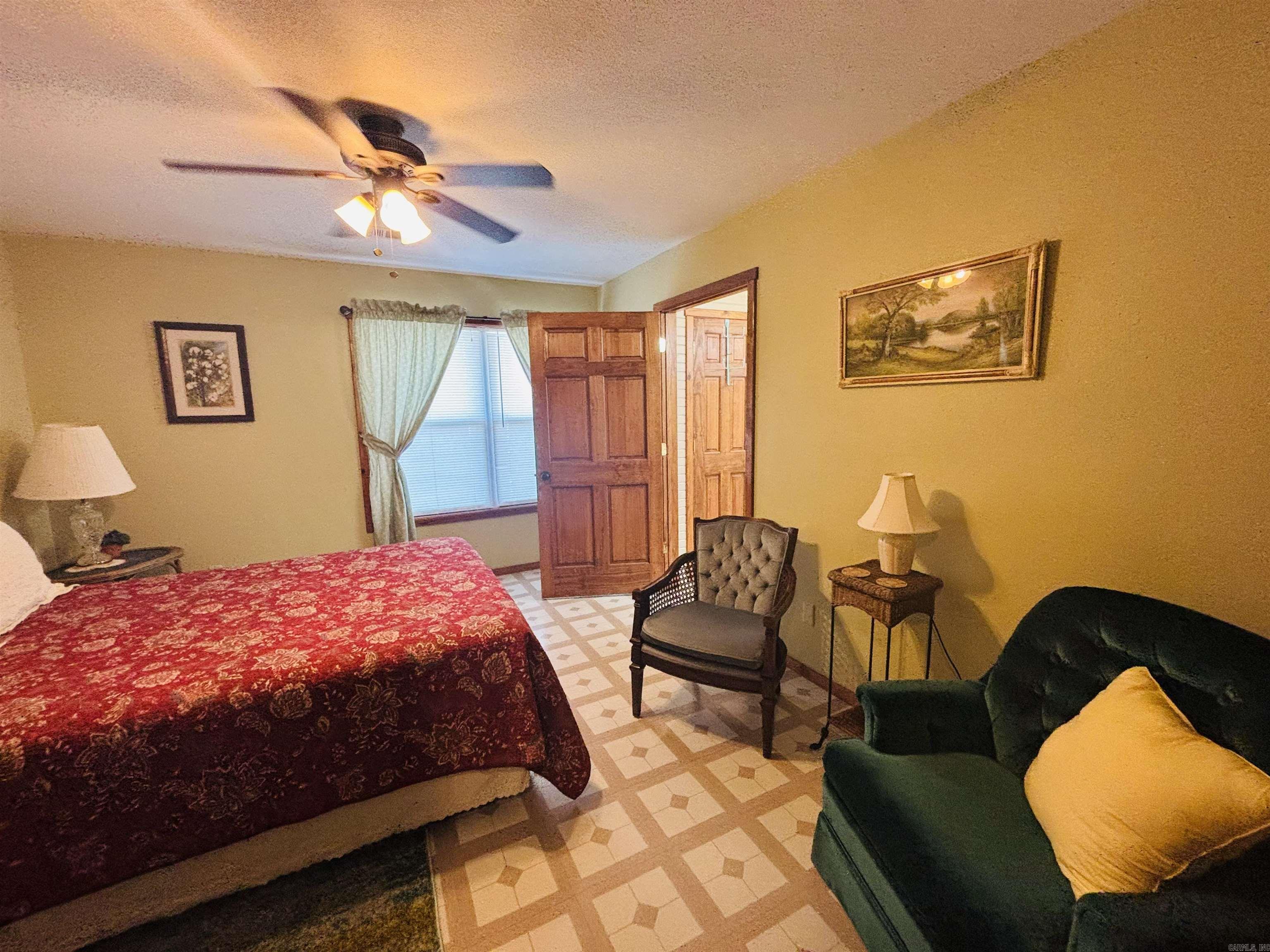 12898  14 W  Mountain View, AR