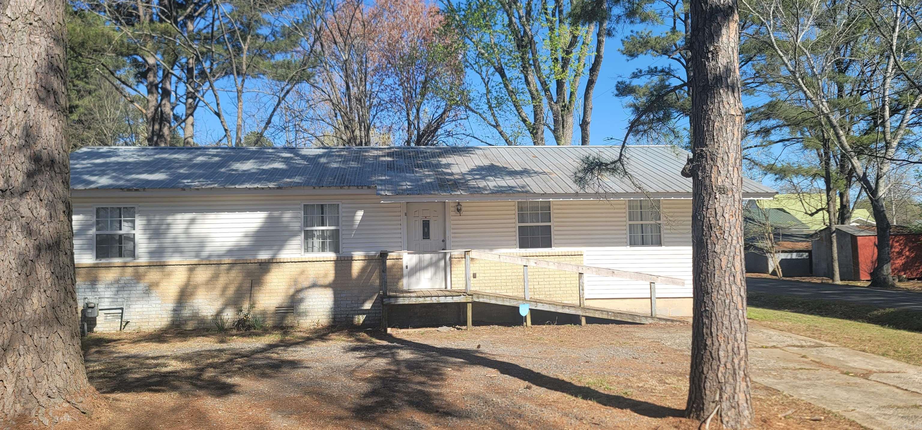 211  Mckee St  Pangburn, AR