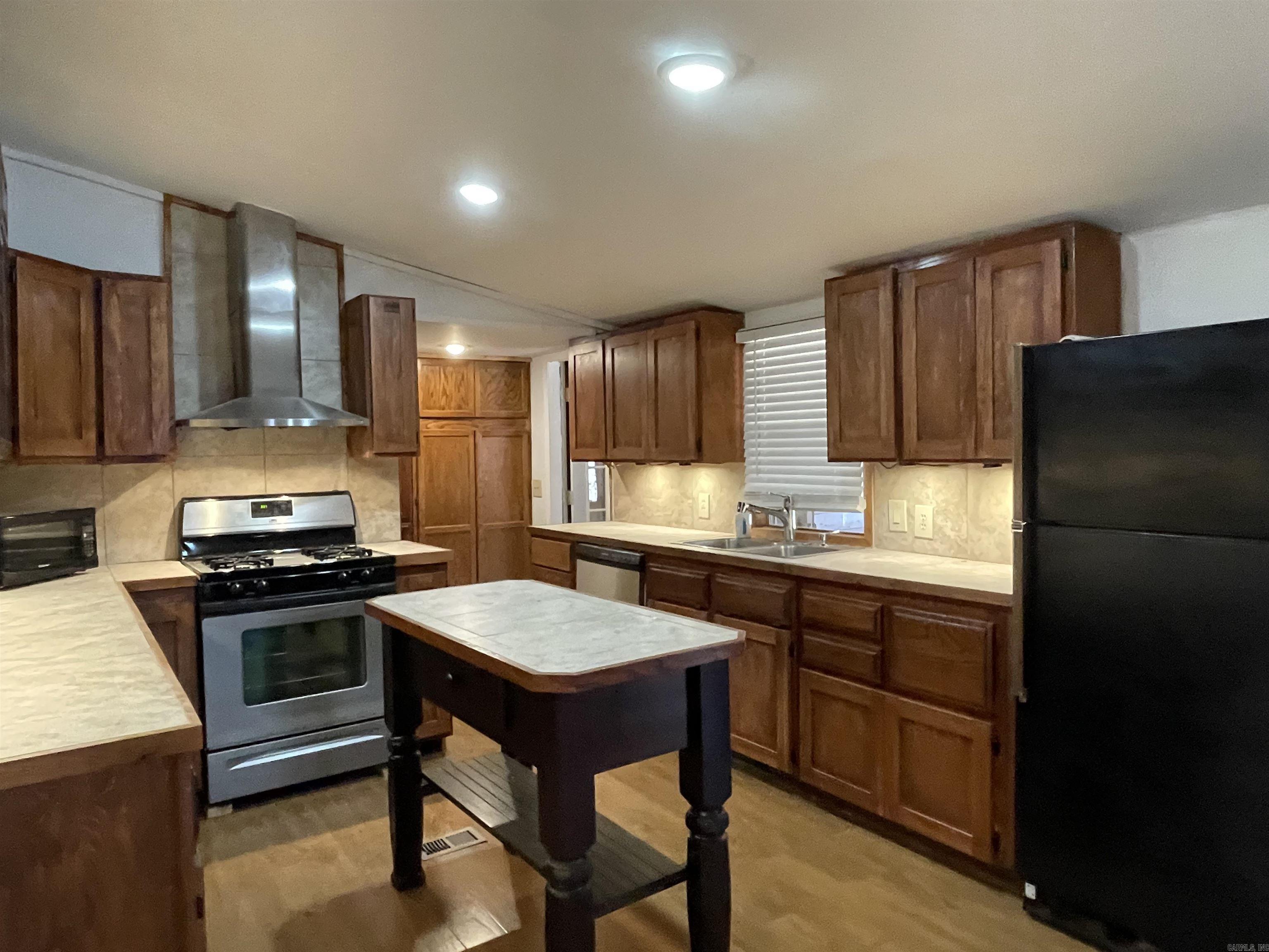 1770 Old Hickory Road Shirley, AR 72153