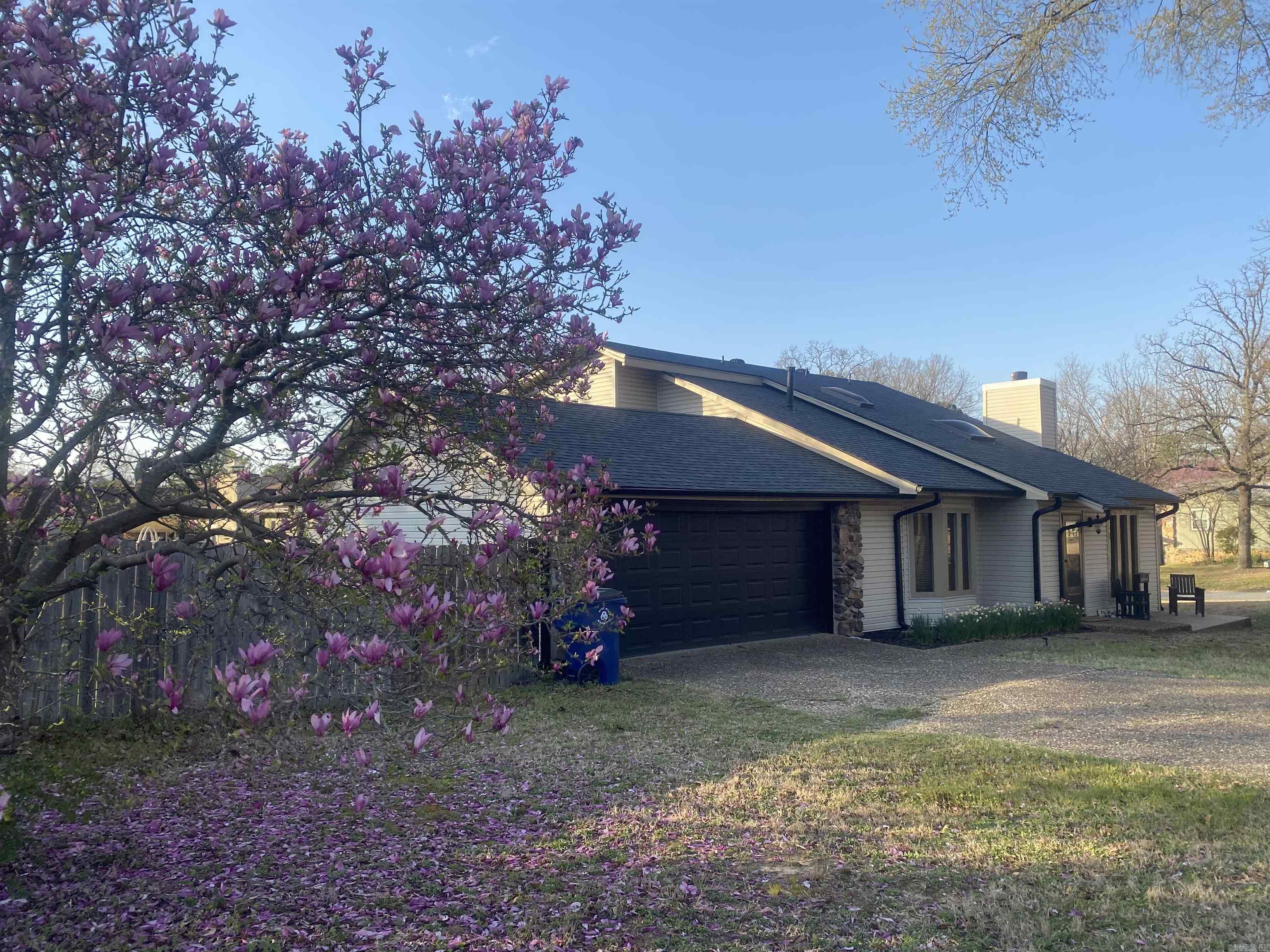 50  Prince Dr  Maumelle, AR