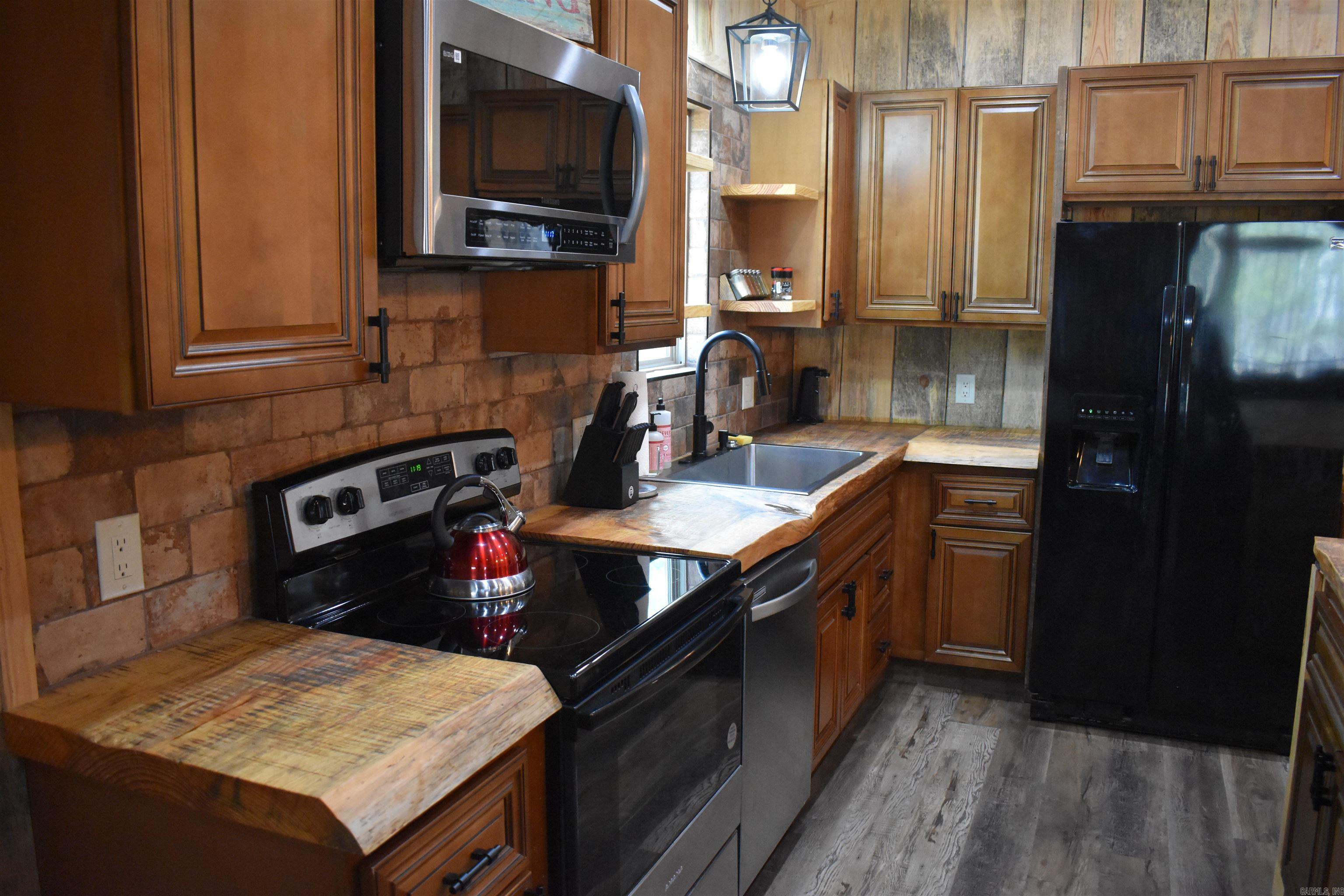 45  Rustic Way  Amity, AR