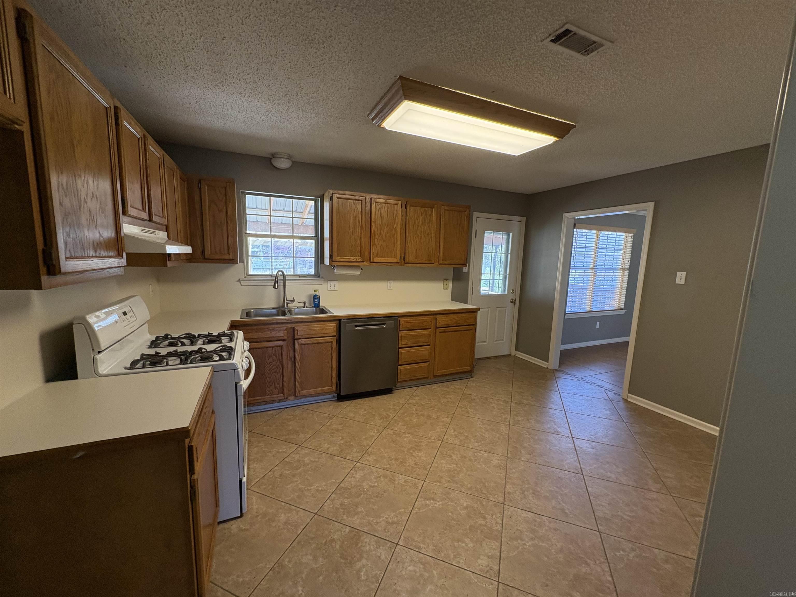 1706 Eagle Point Way Benton, AR 72015