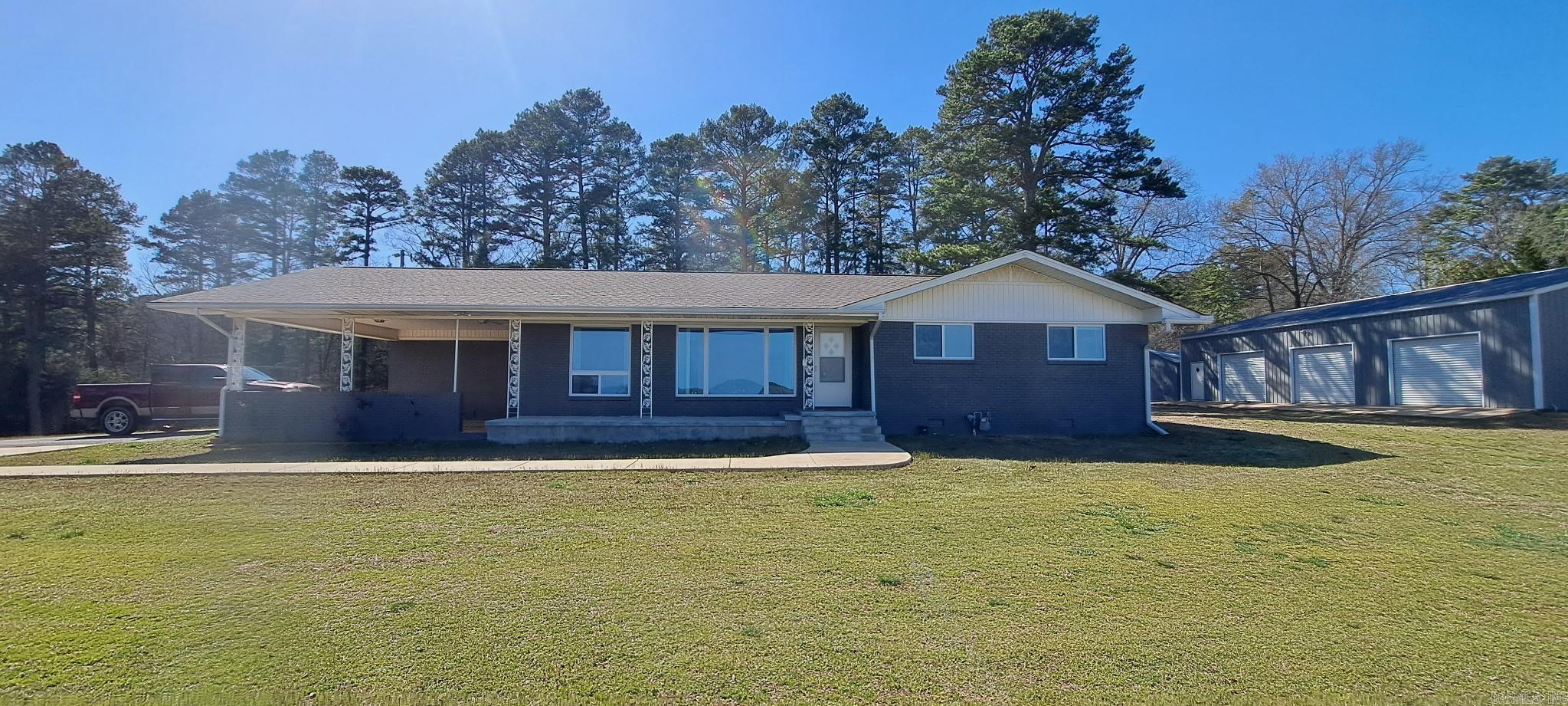 352  Hwy 9 W  Clinton, AR