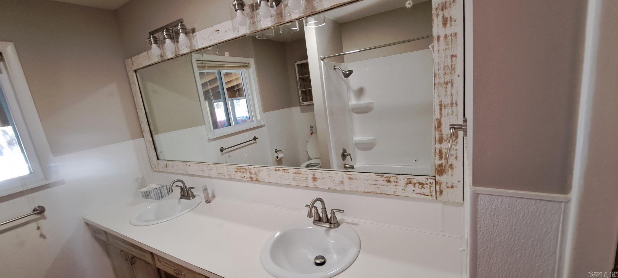 352  Hwy 9 W  Clinton, AR