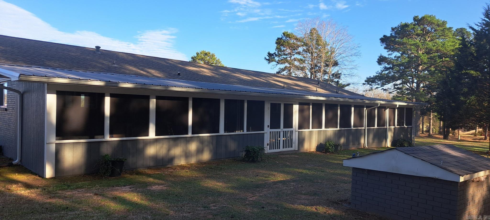 352  Hwy 9 W  Clinton, AR