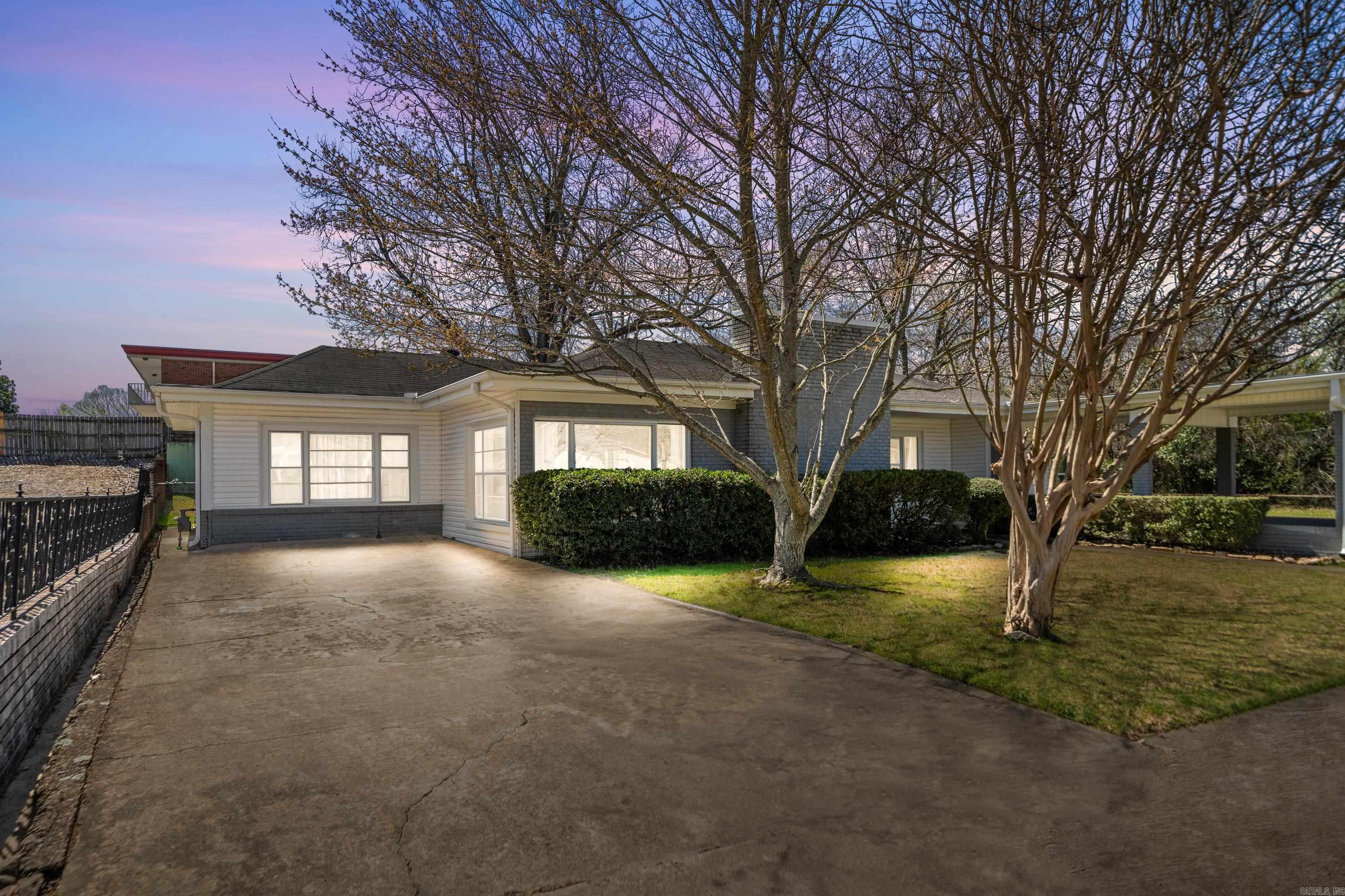 133  Oakwood  Hot Springs, AR