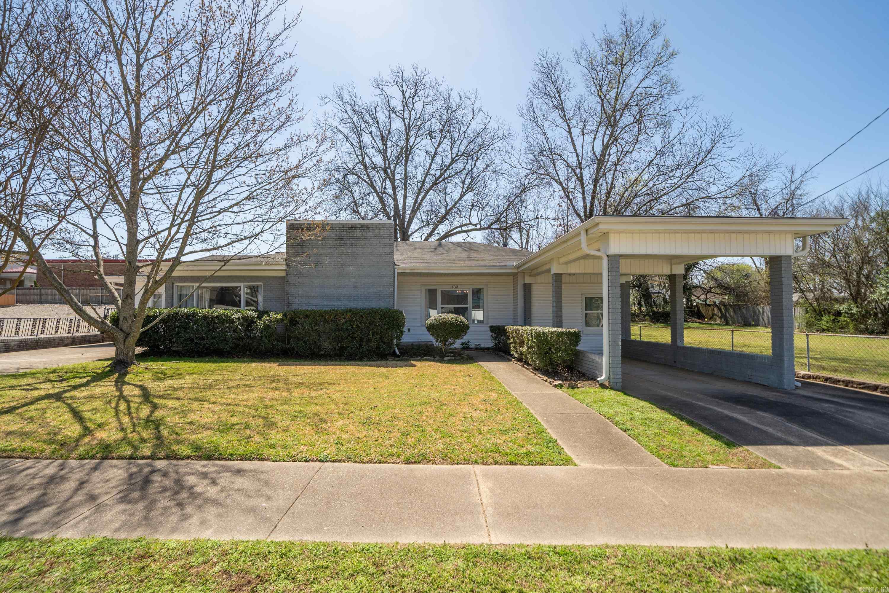 133  Oakwood  Hot Springs, AR