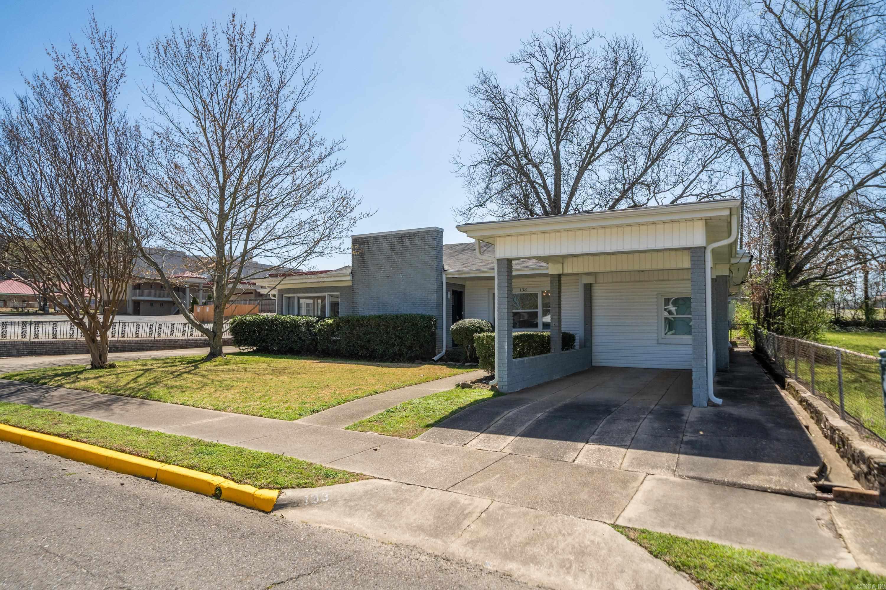 133  Oakwood  Hot Springs, AR