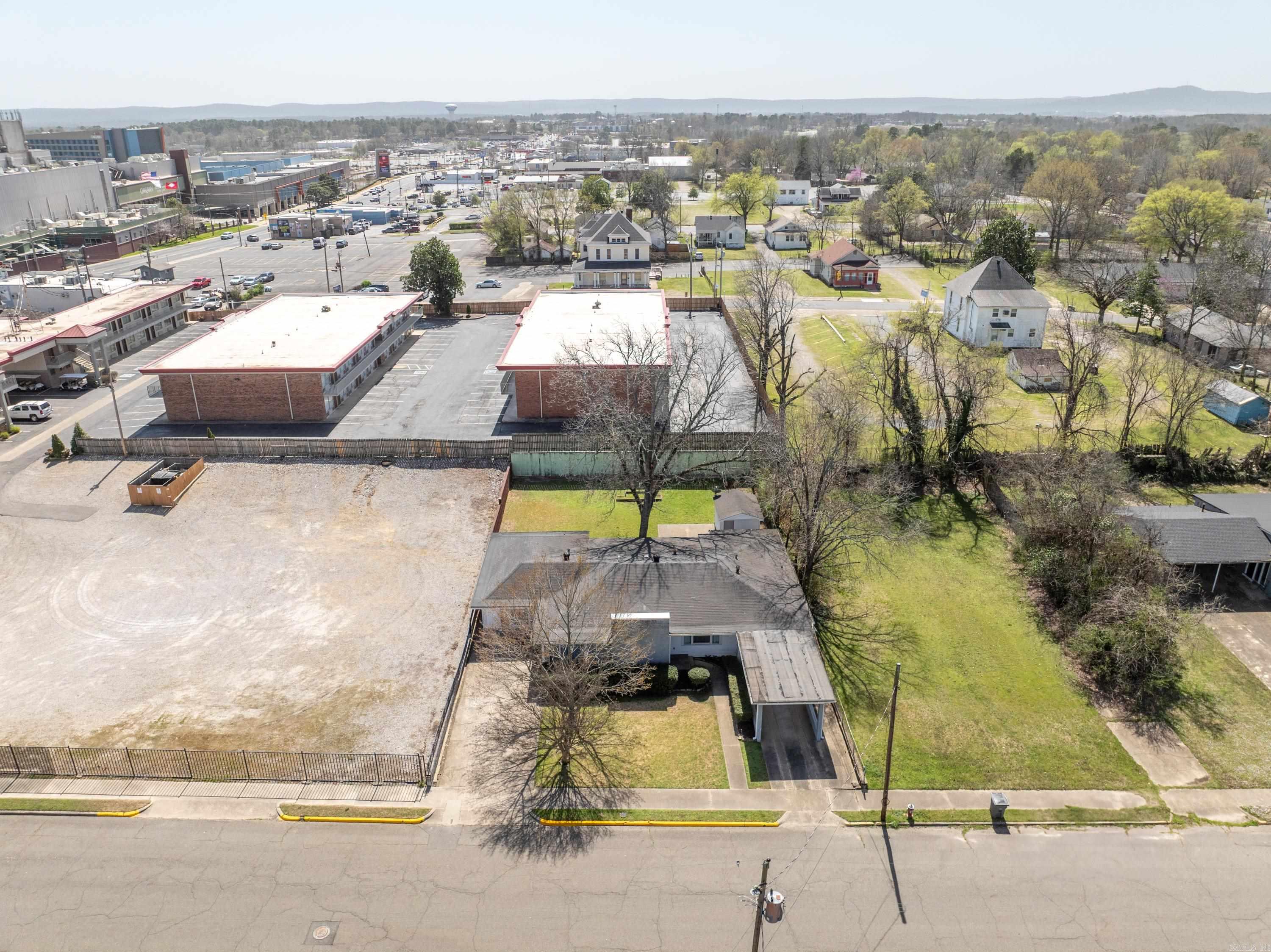 133  Oakwood  Hot Springs, AR