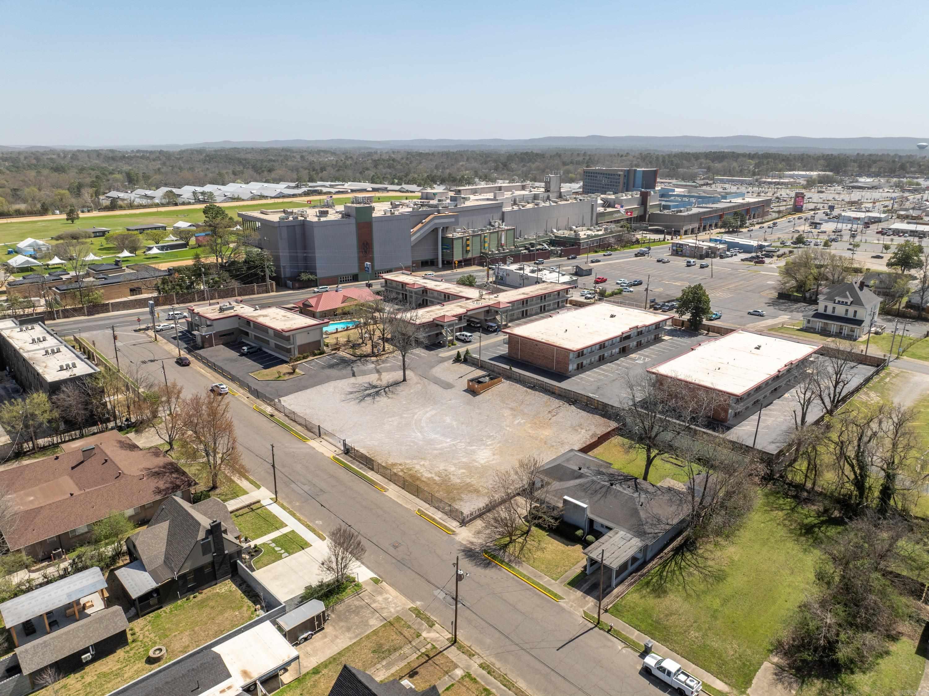 133  Oakwood  Hot Springs, AR