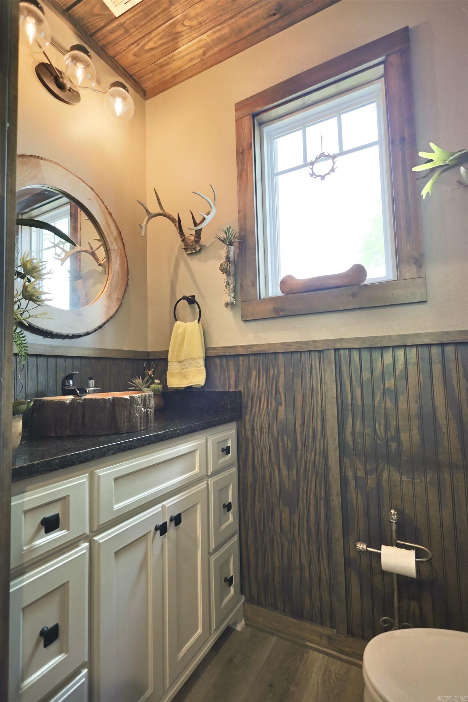 352  Rocky River  Glenwood, AR