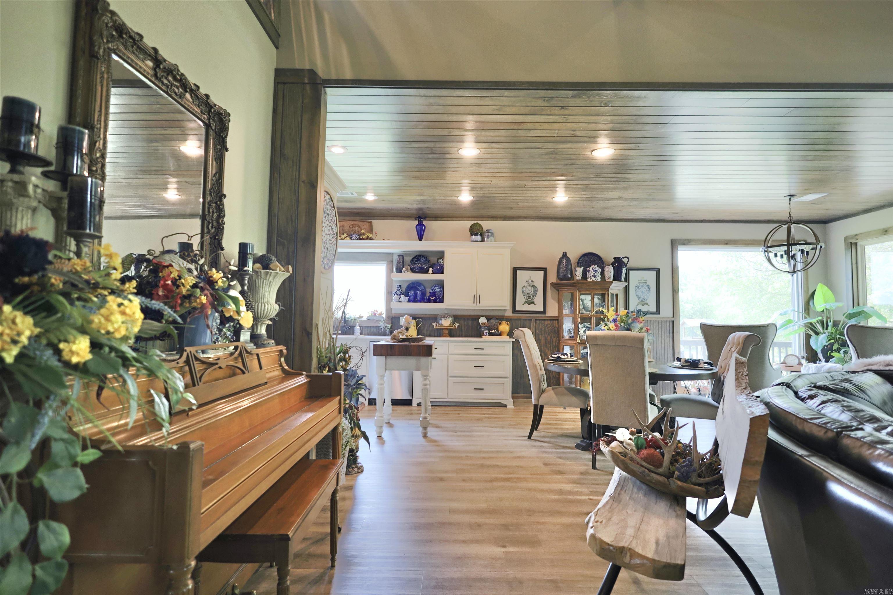352  Rocky River  Glenwood, AR