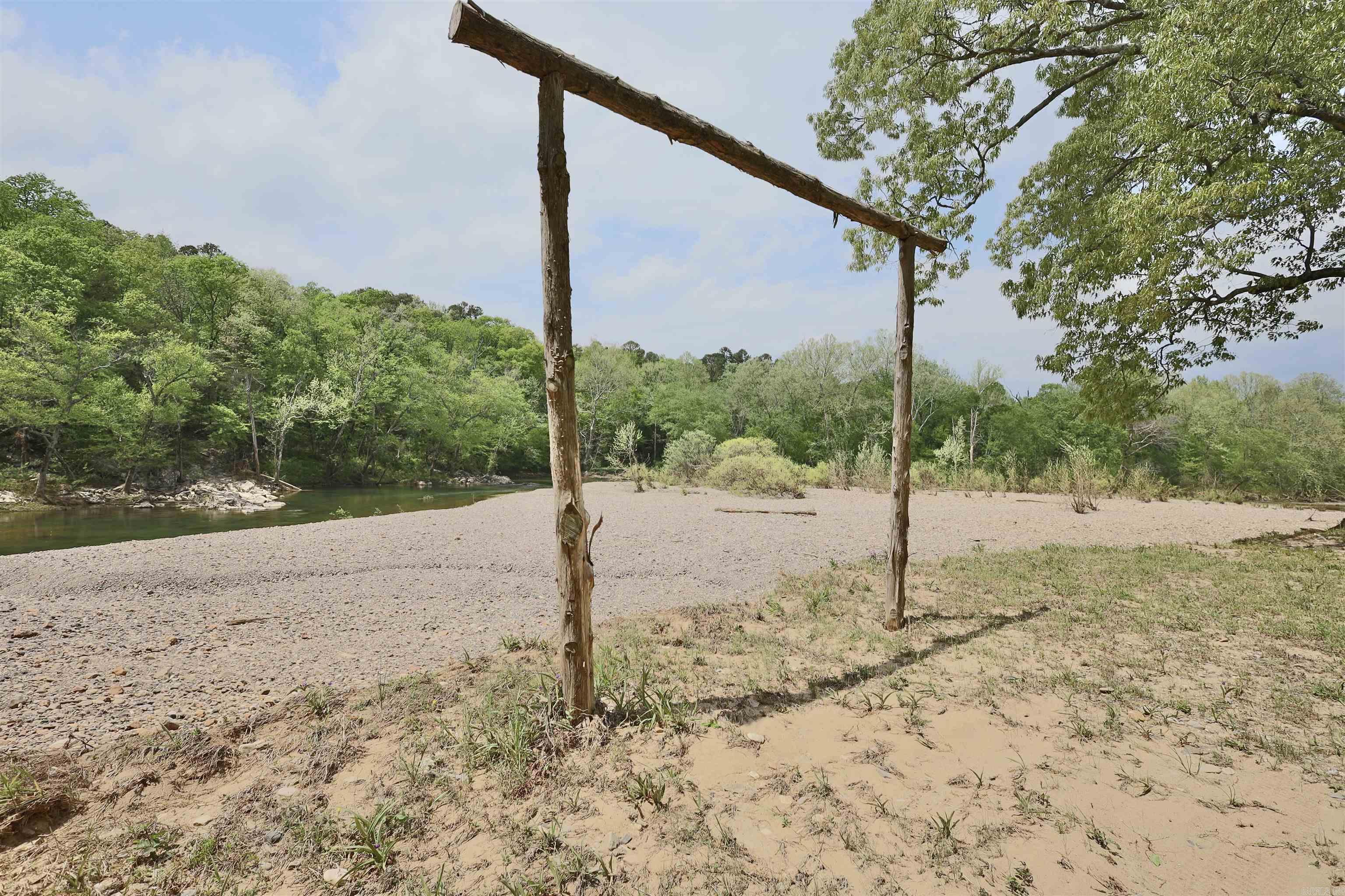 352  Rocky River  Glenwood, AR