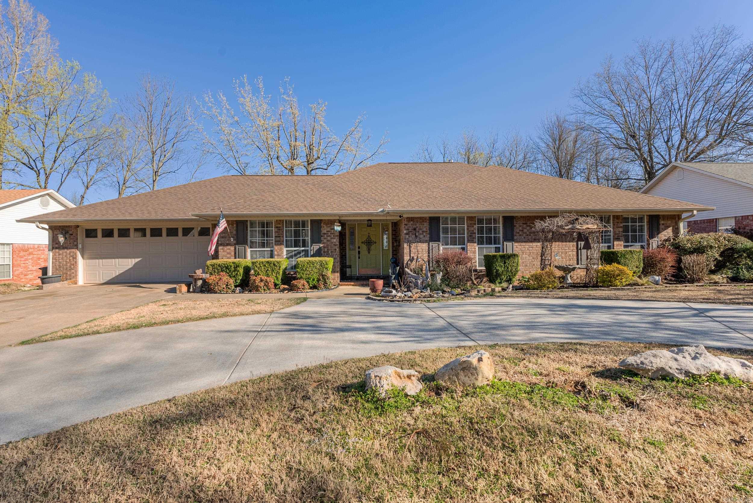 1914  Ridgewood  Clarksville, AR