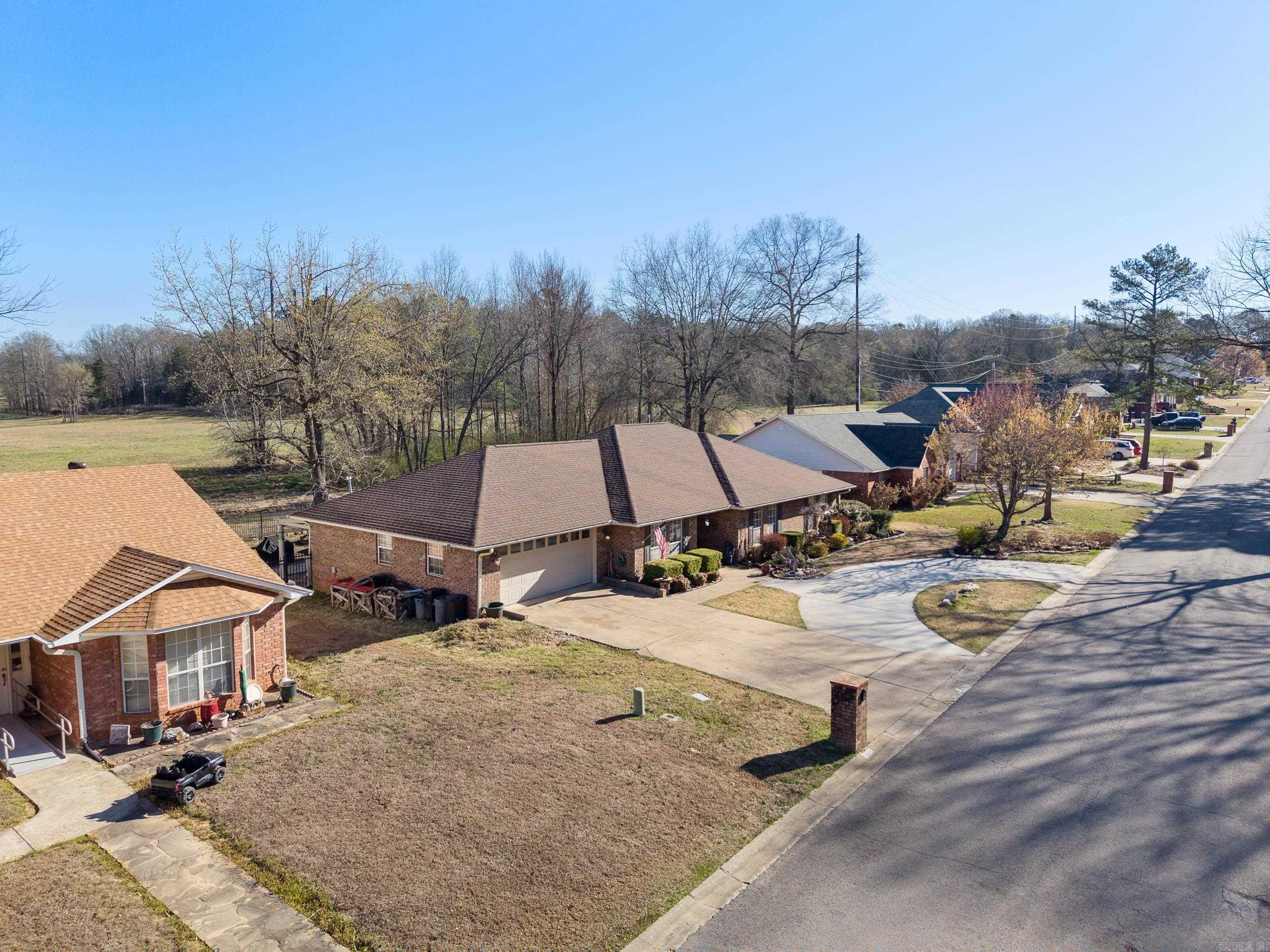 1914  Ridgewood  Clarksville, AR
