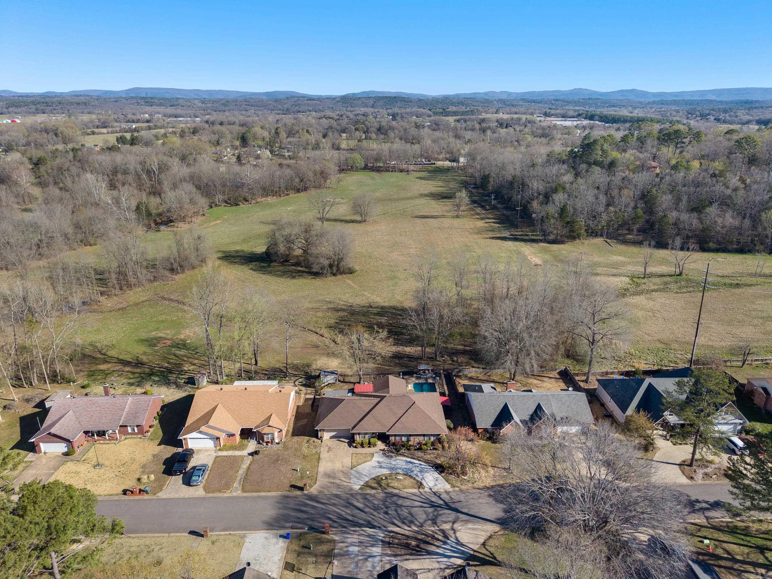 1914  Ridgewood  Clarksville, AR