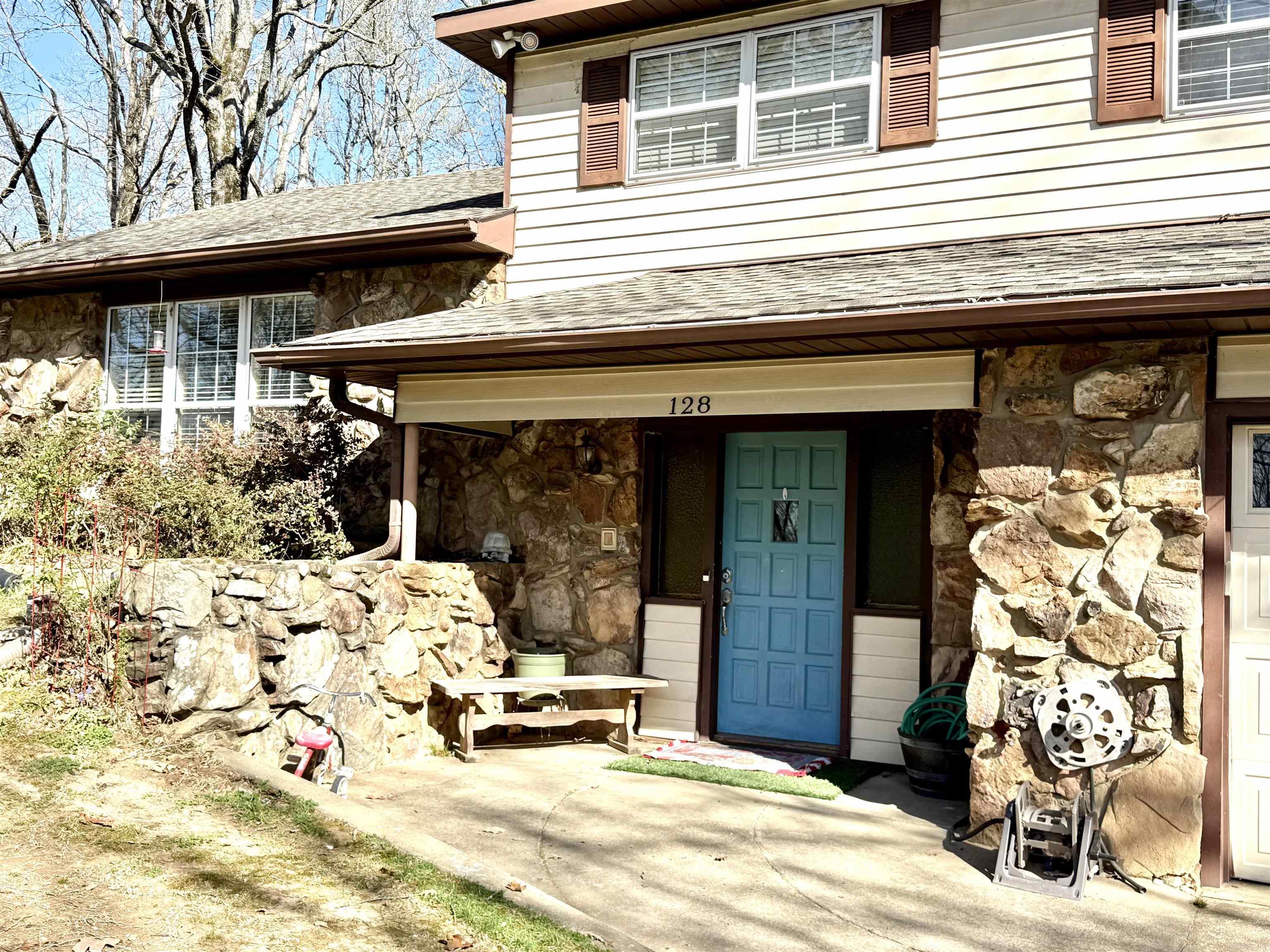 128  Berry  Searcy, AR