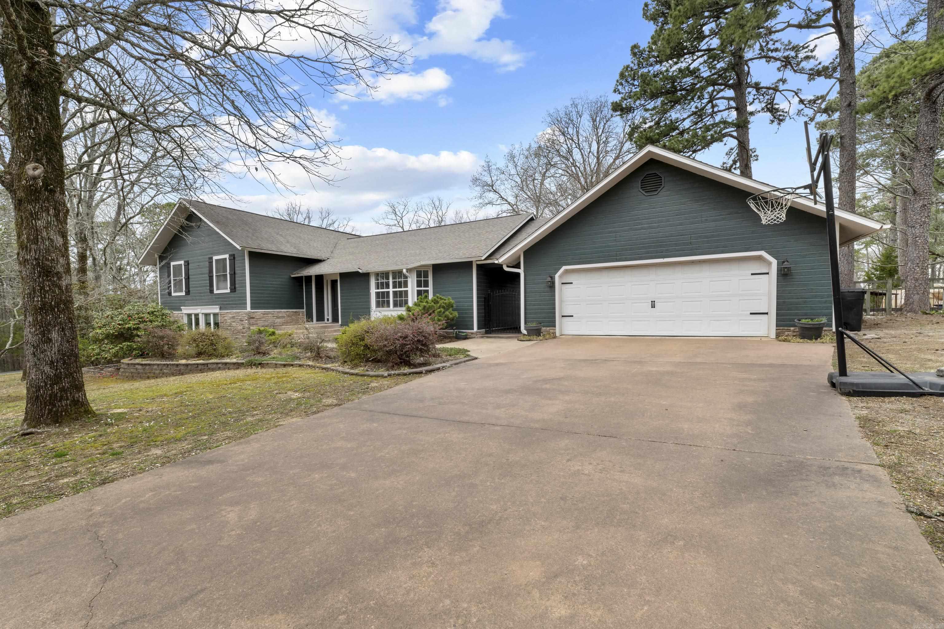 9  Robinwood Cove  Dr.  Heber Springs, AR