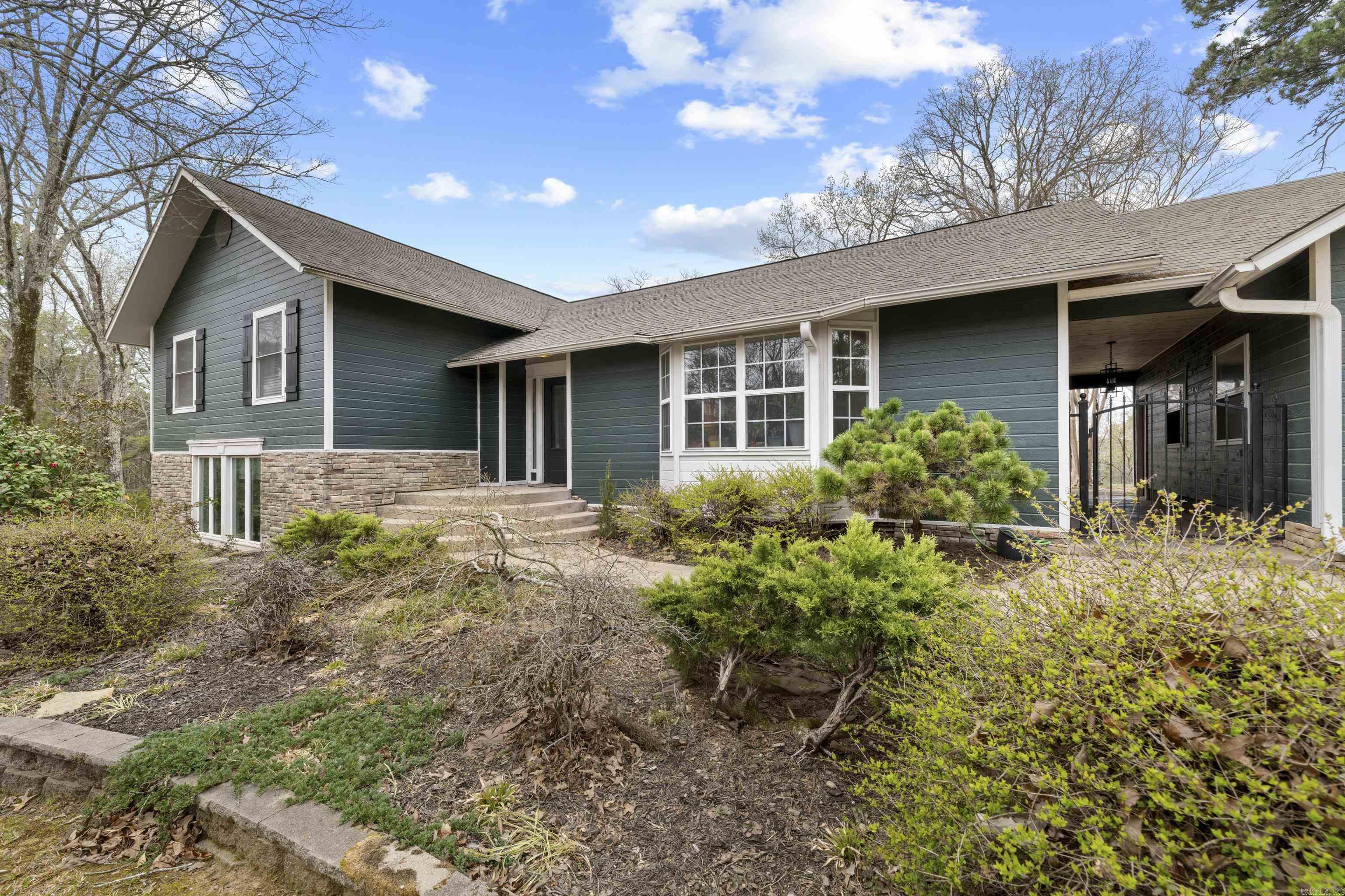 9  Robinwood Cove  Dr.  Heber Springs, AR