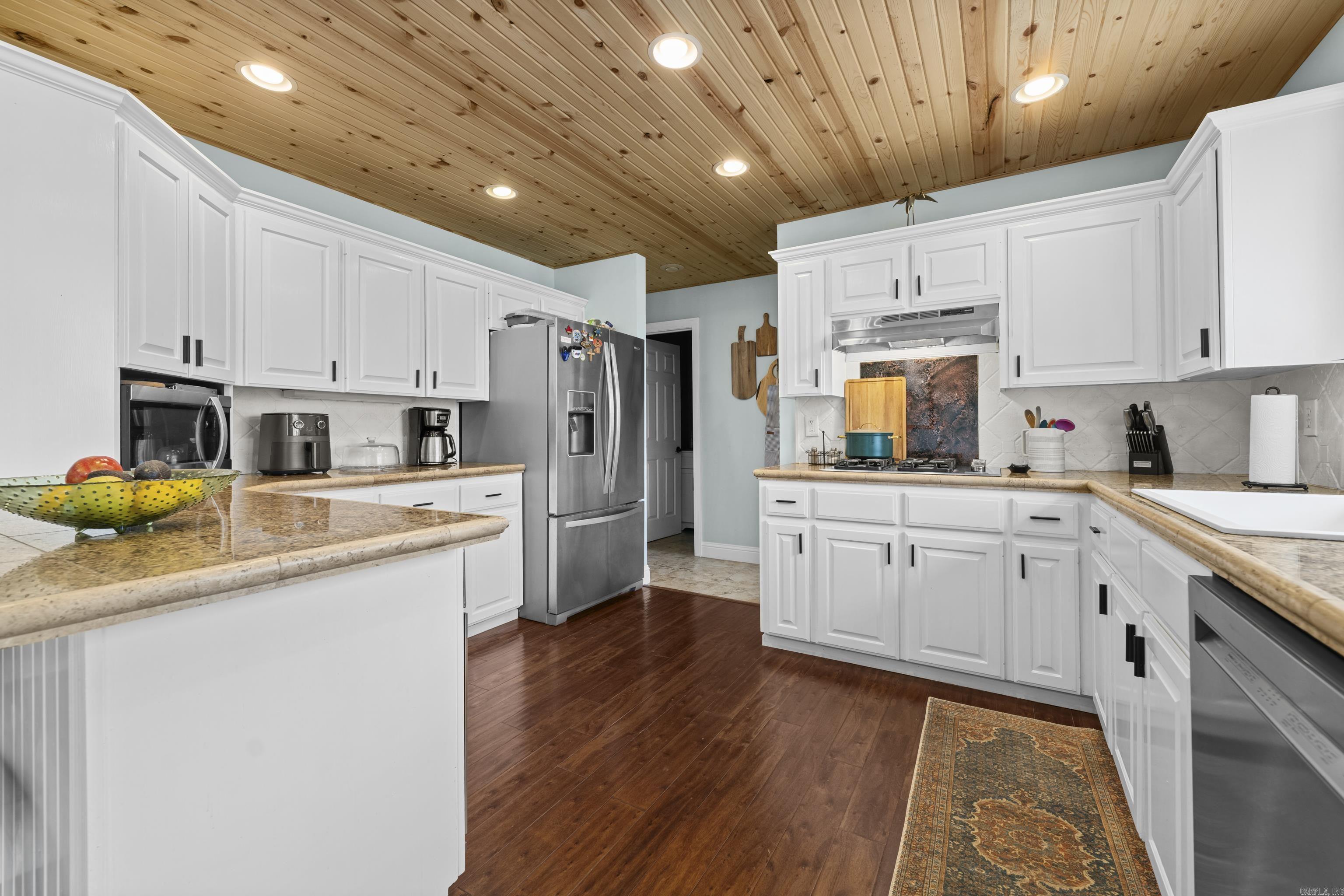 9  Robinwood Cove  Dr.  Heber Springs, AR