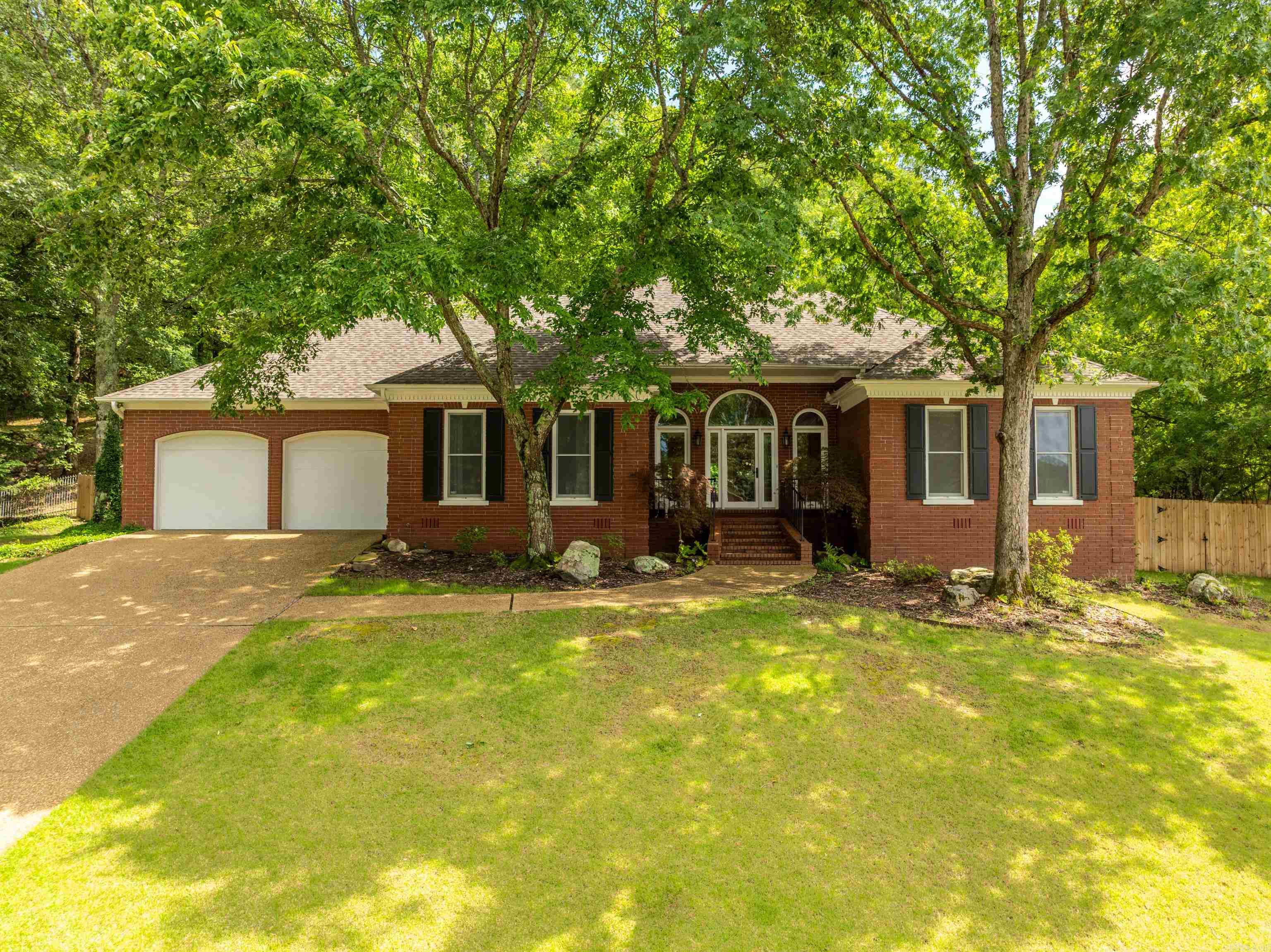 106 Ravenwood Place  Hot Springs, AR