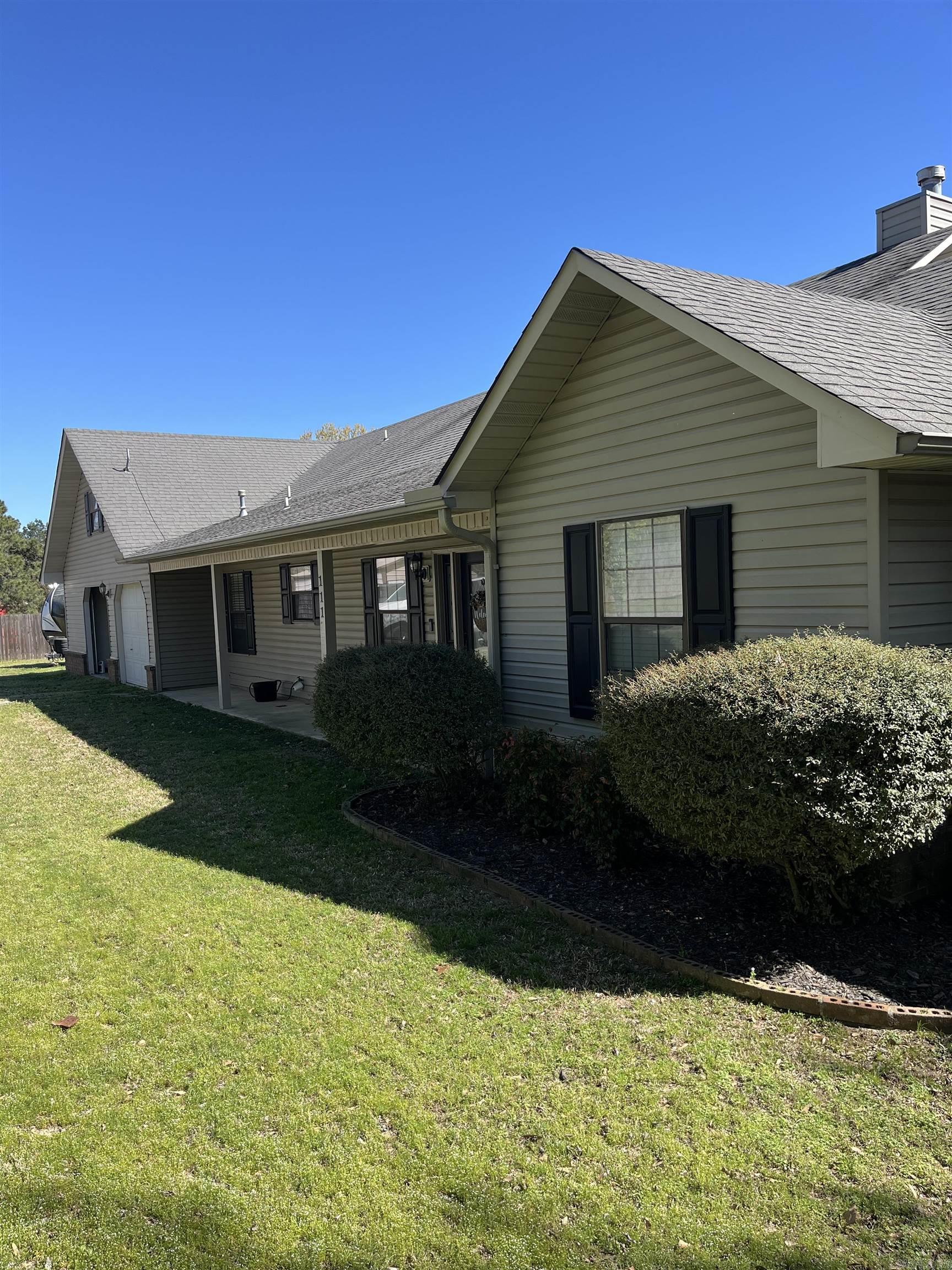 111 Berry Lane Monticello, AR 71655