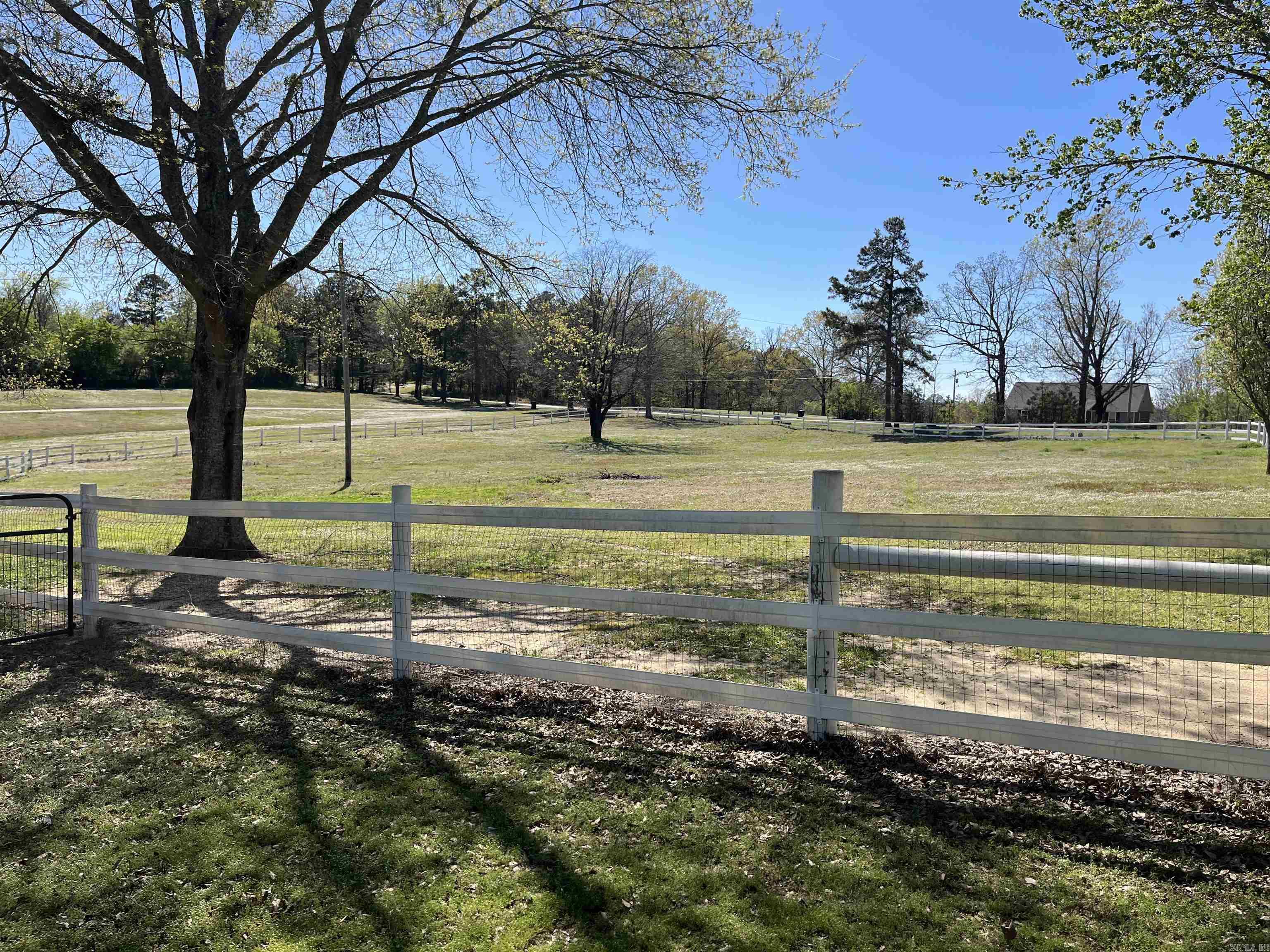 111 Berry Lane Monticello, AR 71655