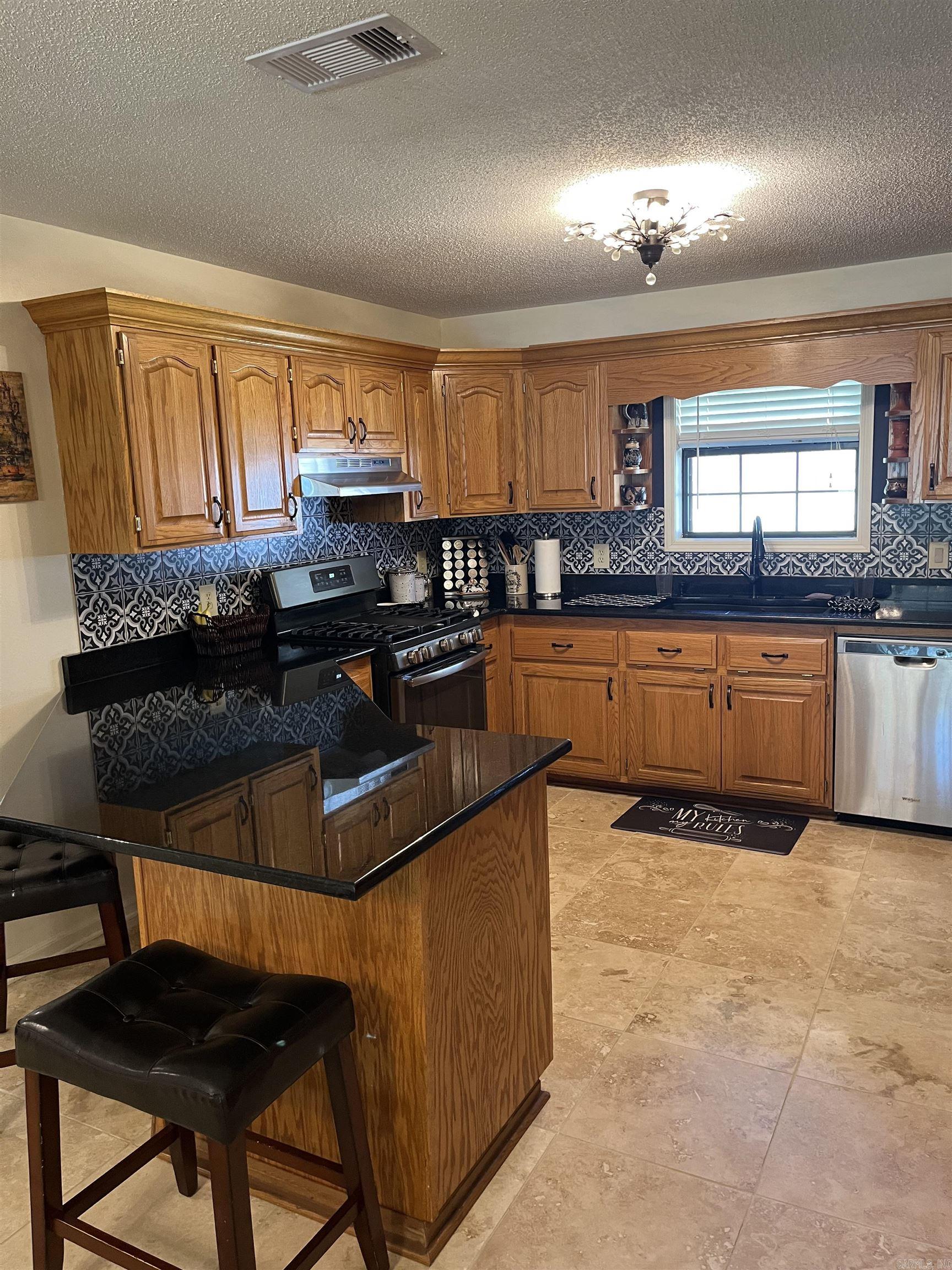 111 Berry Lane Monticello, AR 71655