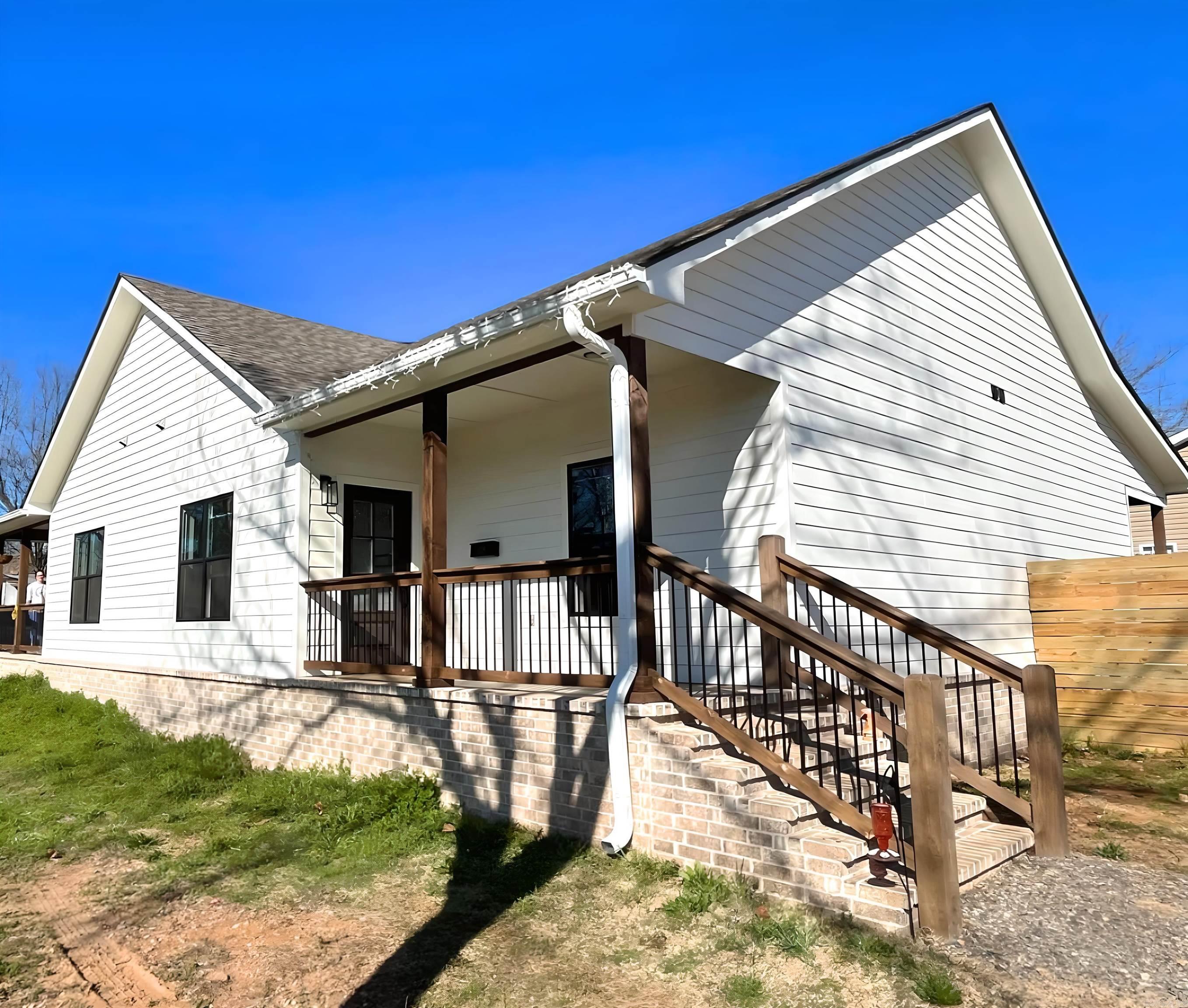 711  Ninth St.  Mena, AR