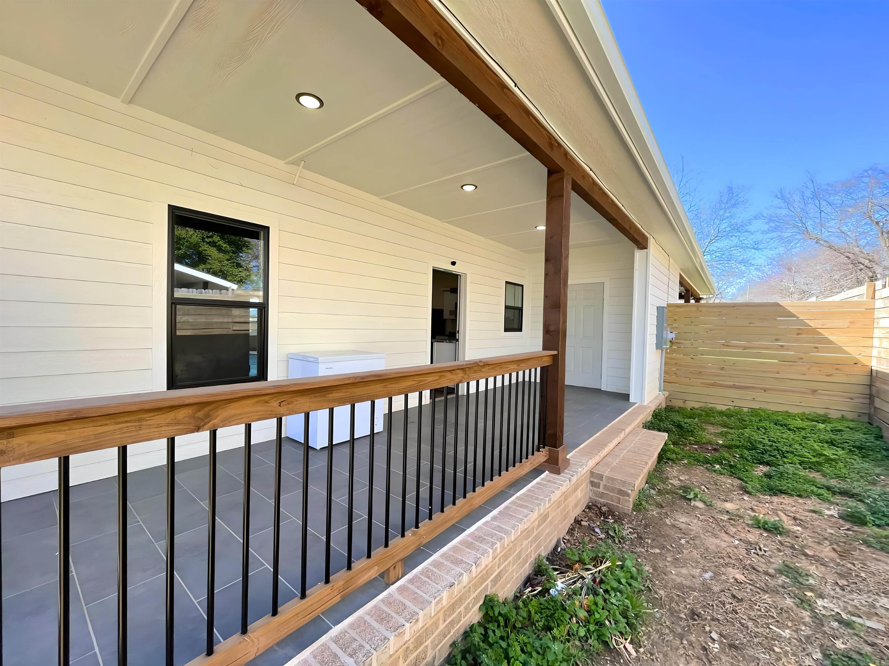 711  Ninth St.  Mena, AR