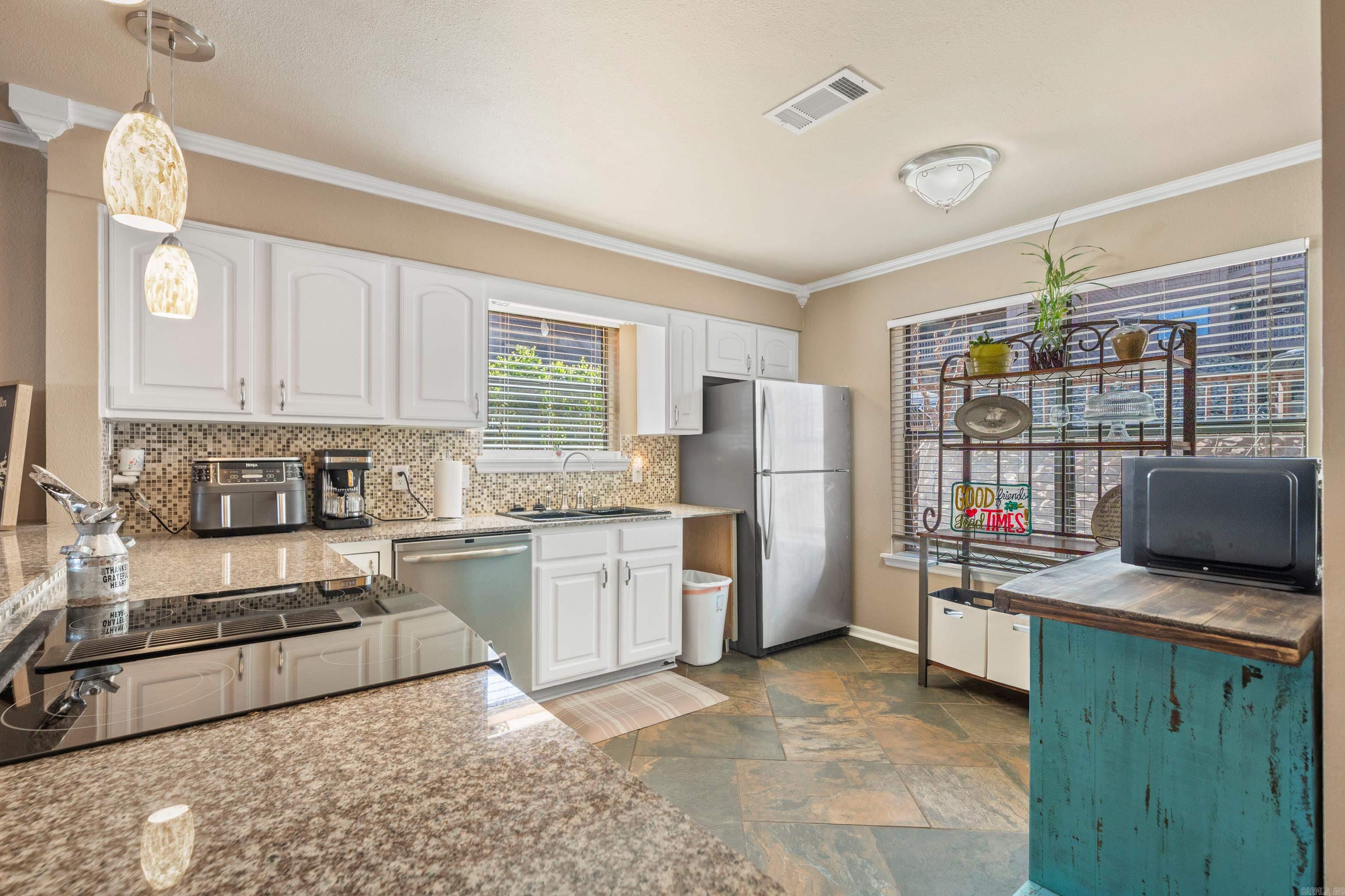 1412  Airport  Hot Springs, AR