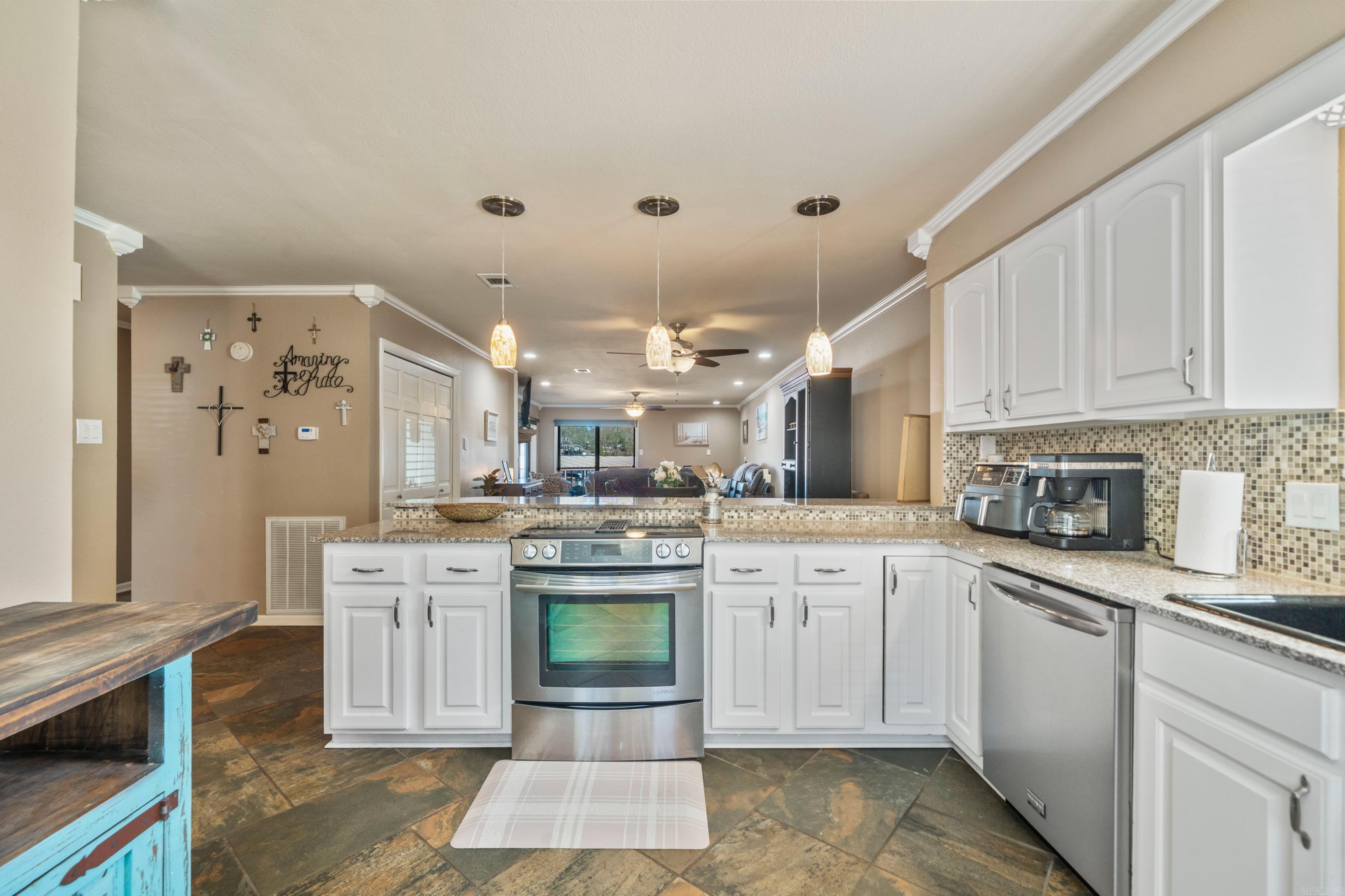 1412  Airport  Hot Springs, AR