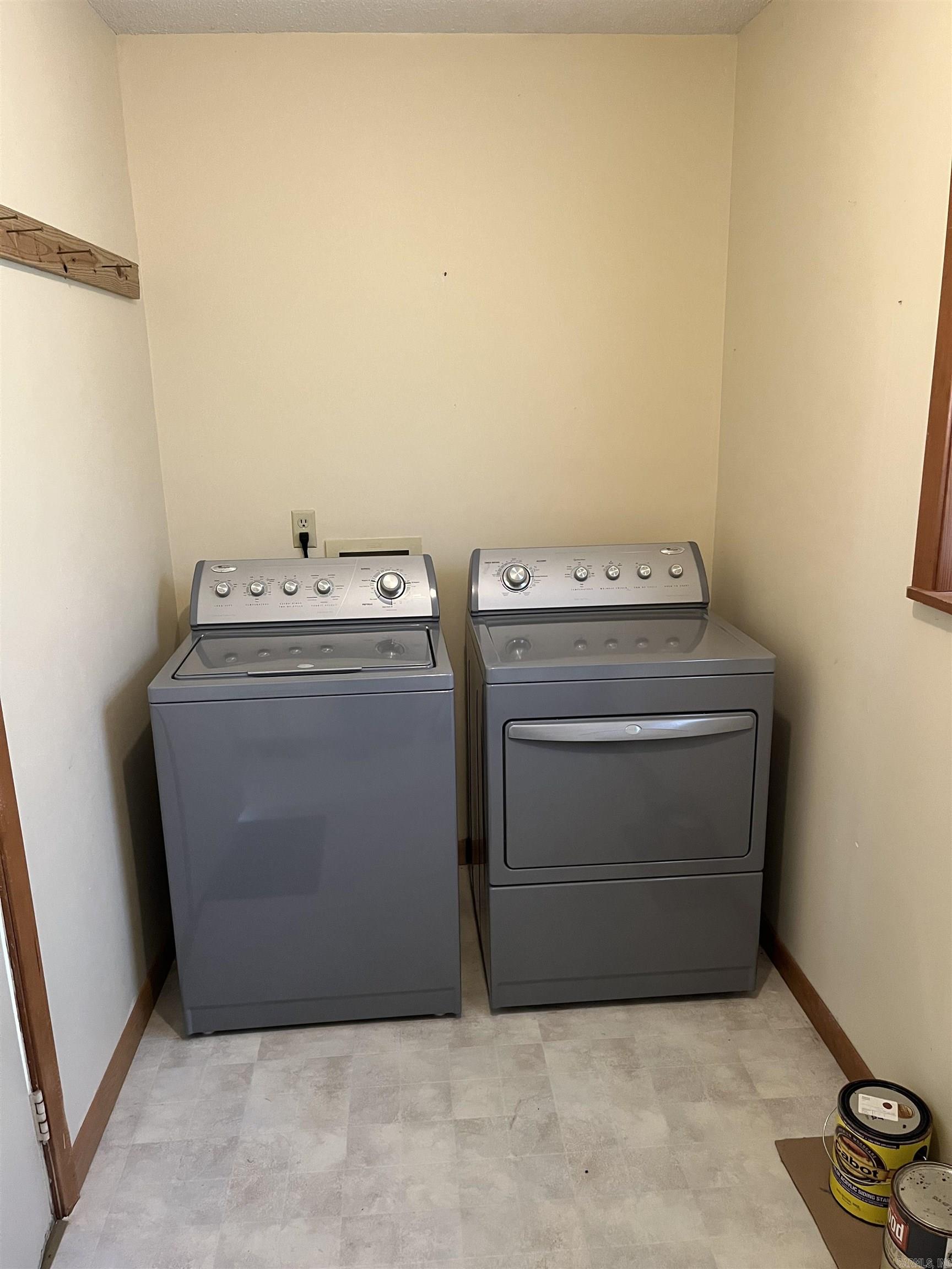908  Park  Mountain View, AR