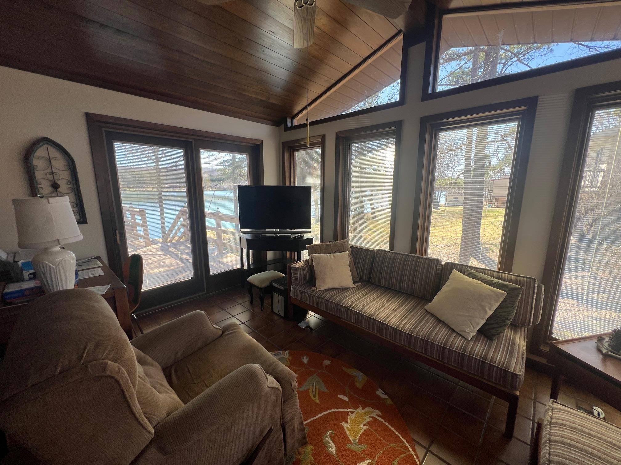 1104  Pearl  Horseshoe Bend, AR