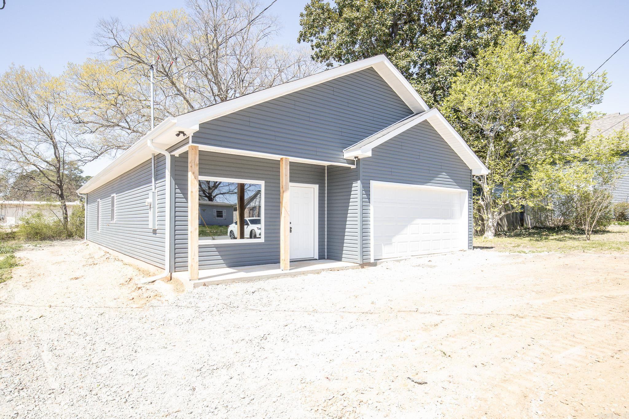205 N main  Sheridan, AR