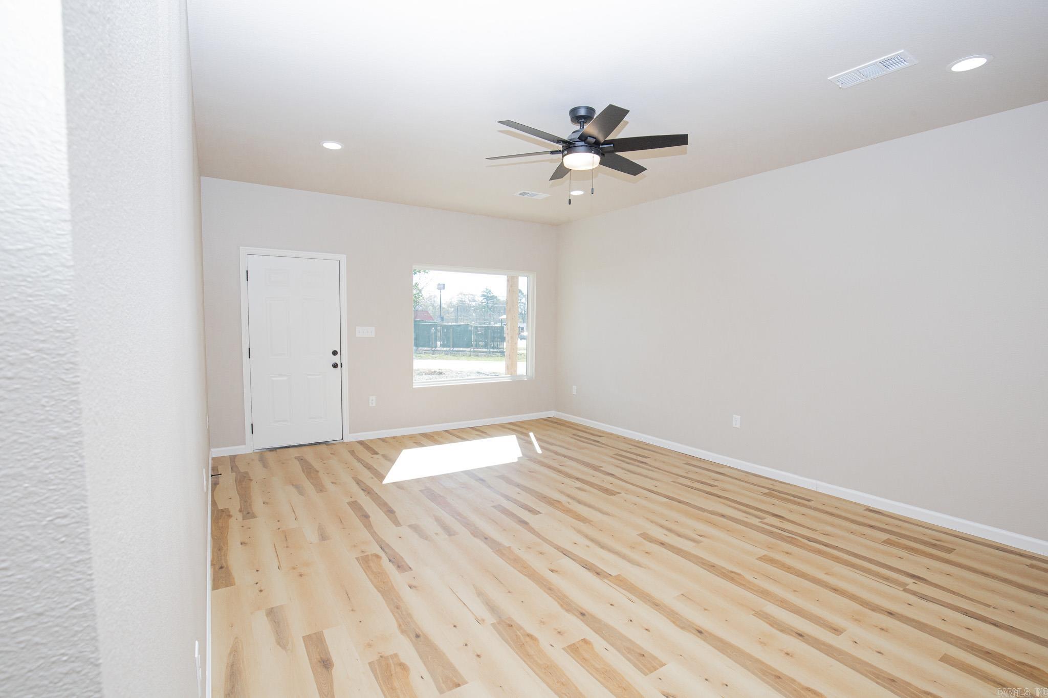 205 N main  Sheridan, AR