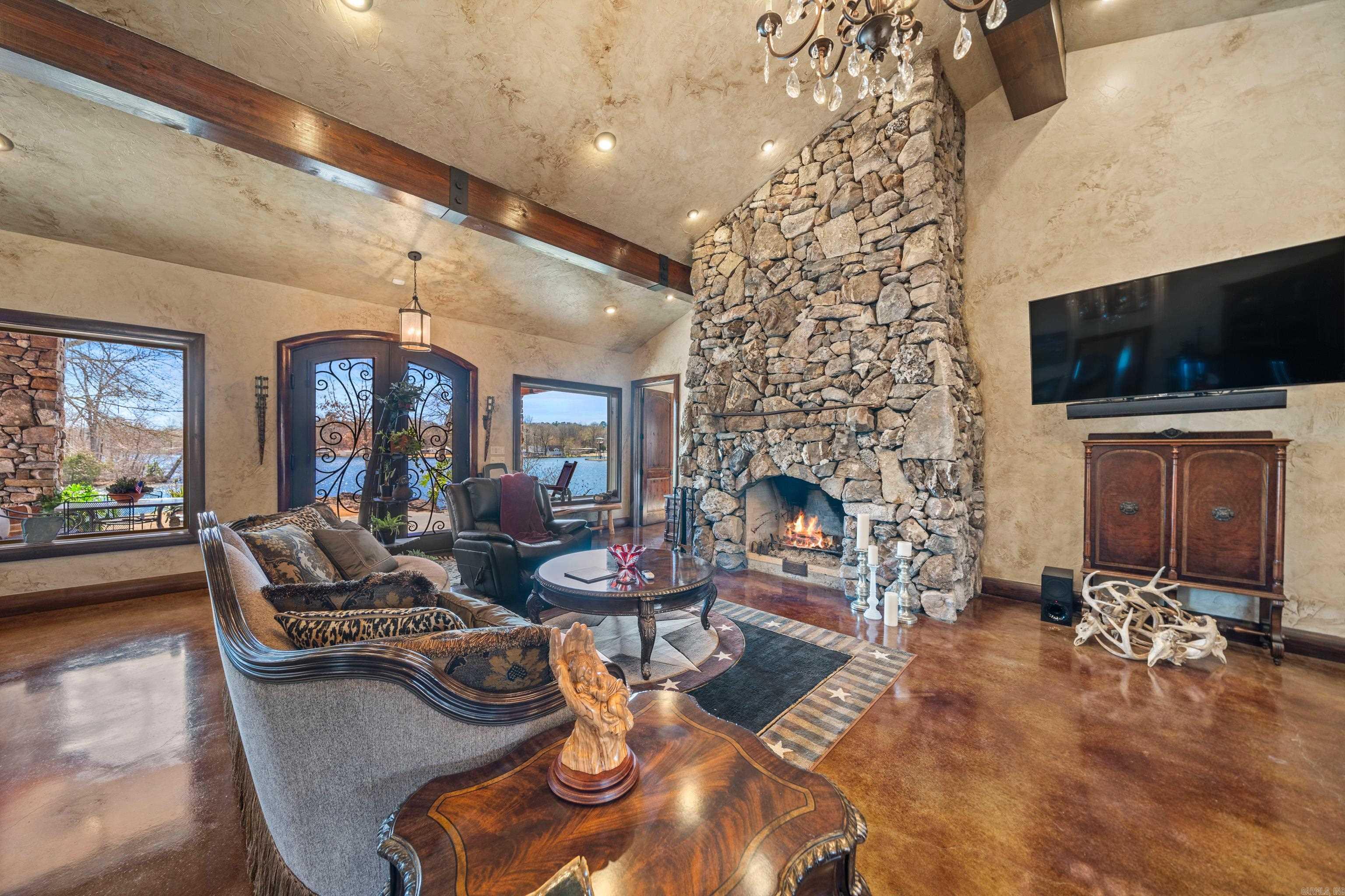 168  Golden Oak  Hot Springs, AR