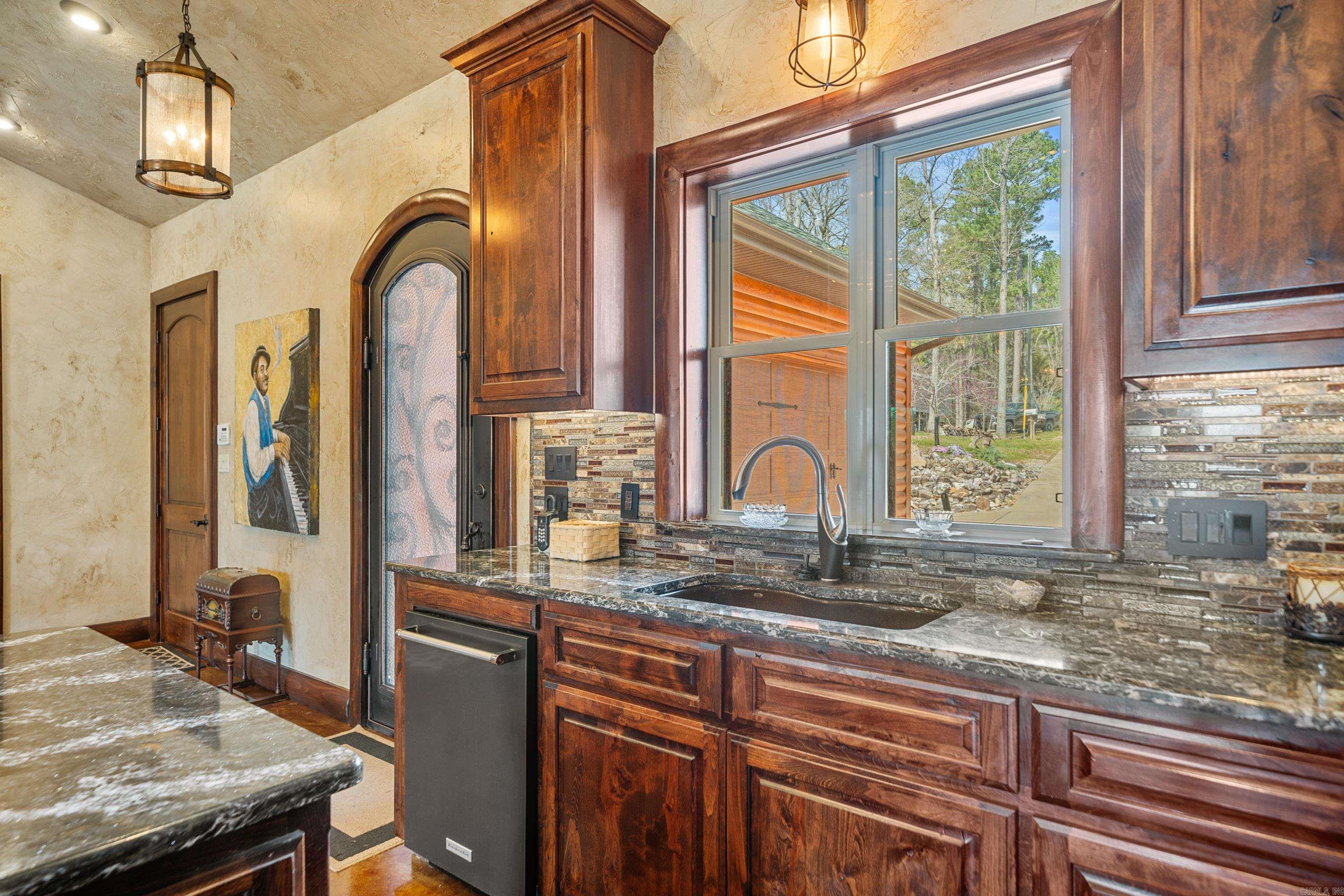 168  Golden Oak  Hot Springs, AR