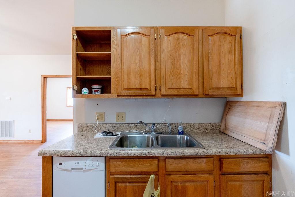 390  Fox Chase  Greers Ferry, AR